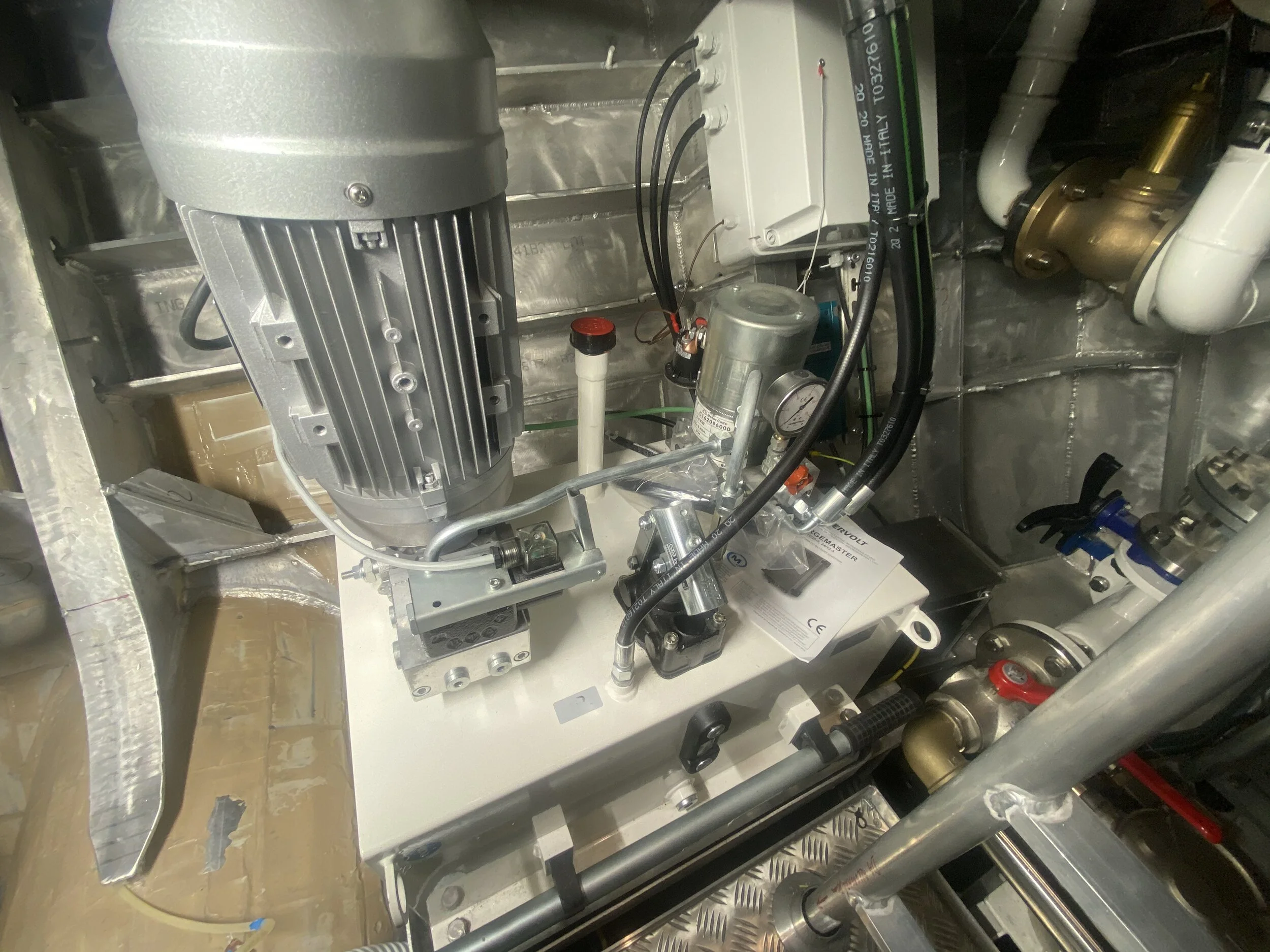 Hydraulic power pack installed