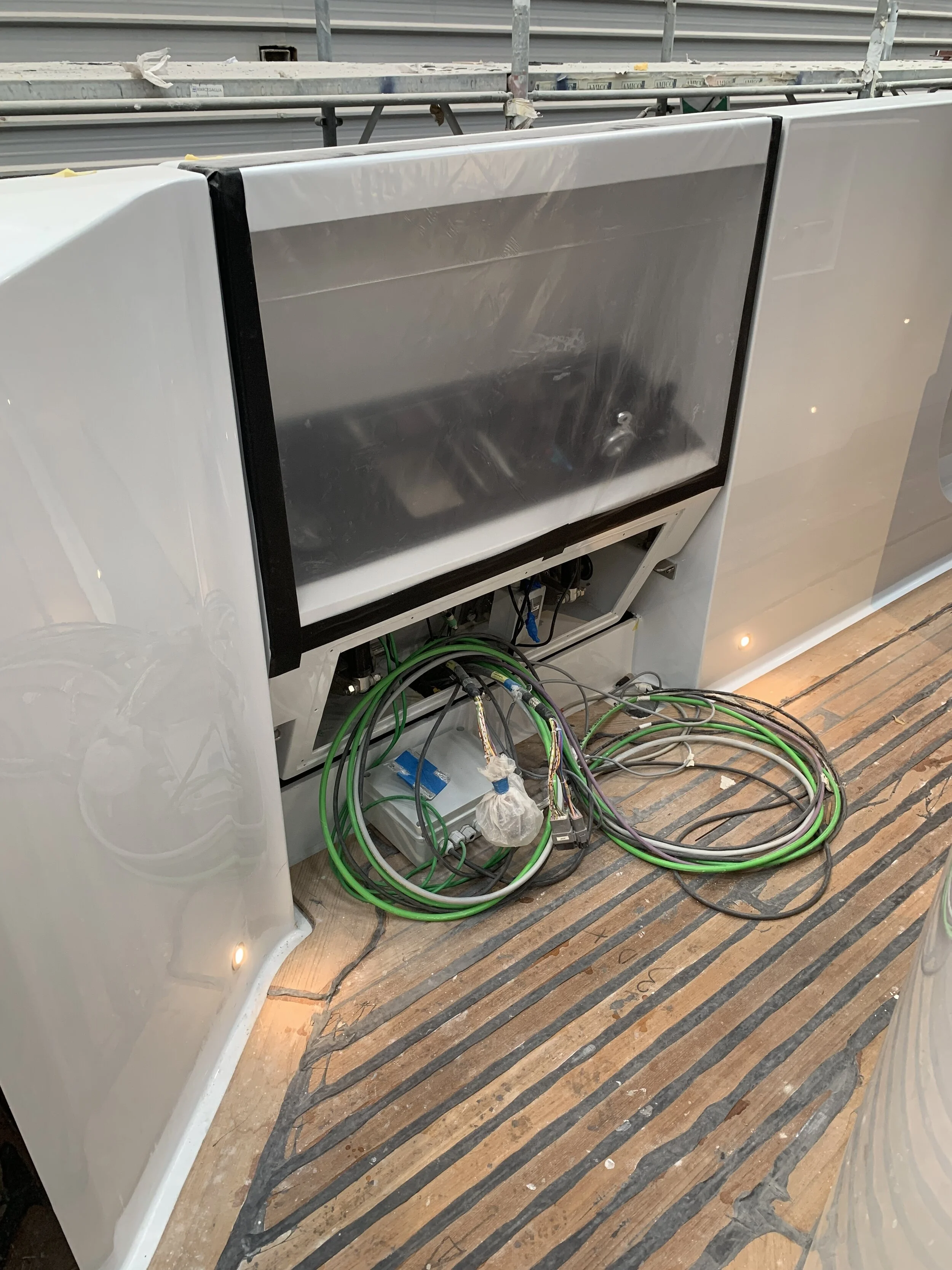 Bridge wing control stations