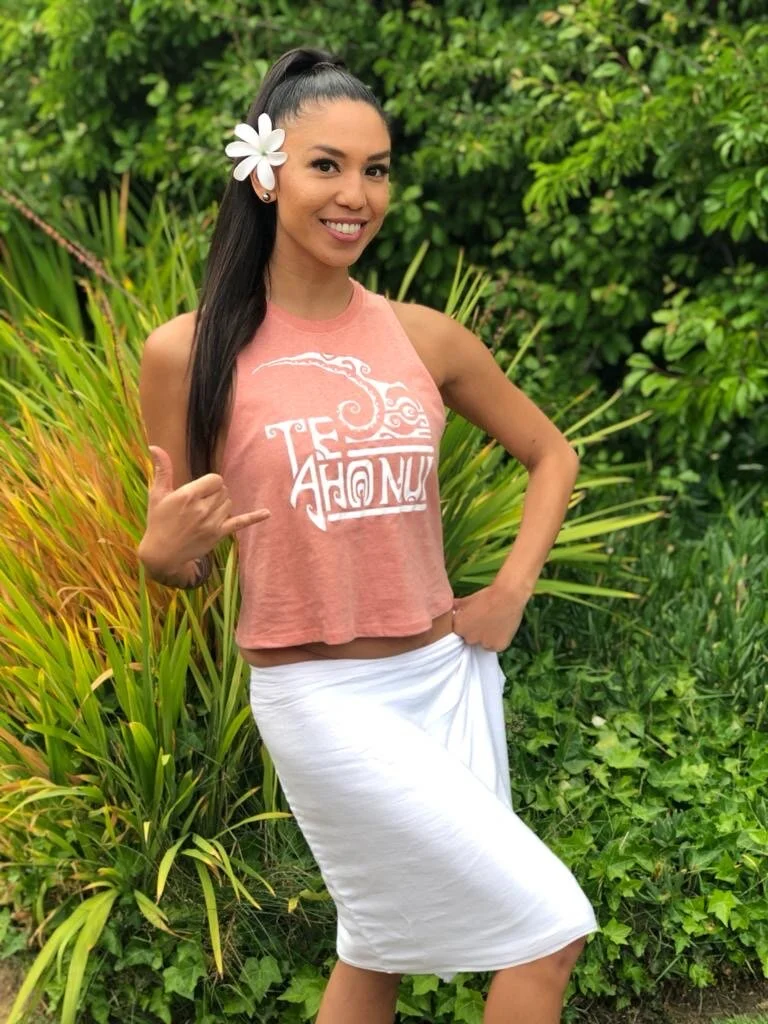 LEOLANI- Wearing size small in Heather Sunset