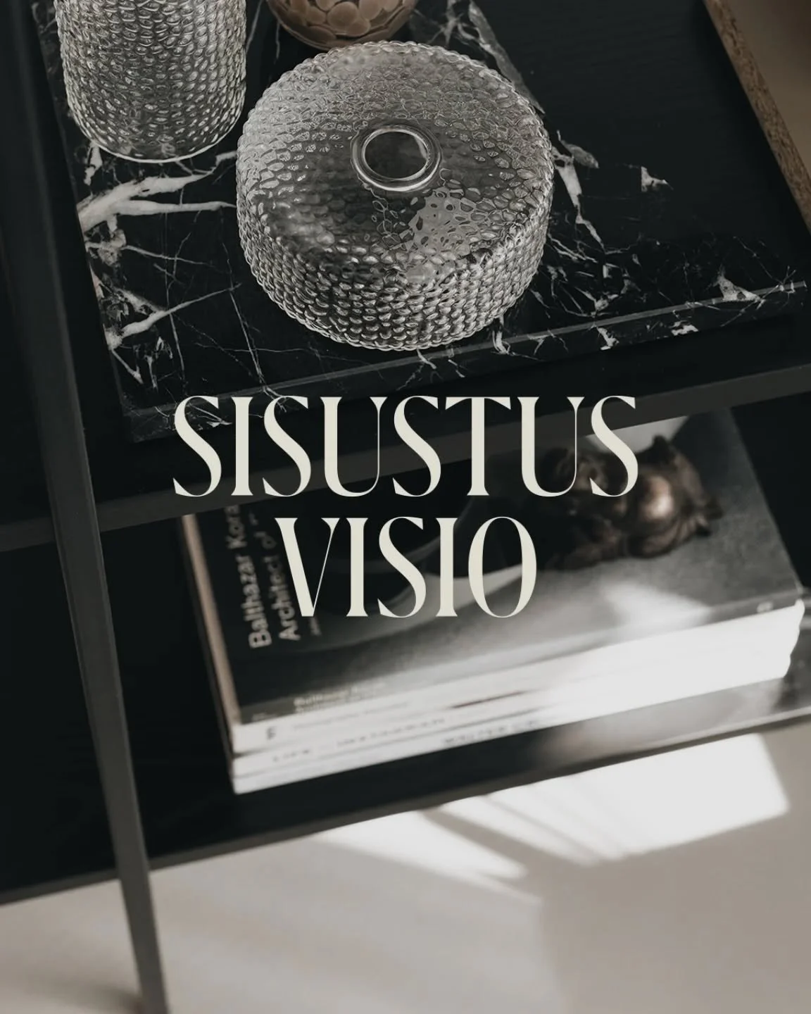 Mit&auml; ovat br&auml;ndisuunnittelun hy&ouml;dyt?✒️

🎨 Laadukas br&auml;ndi-ilme

Uniikki br&auml;ndi-identiteetti j&auml;tt&auml;&auml; katsojaan muistij&auml;ljen, auttaa yrityst&auml;si erottumaan kilpailijoista ja tekee pysyv&auml;n vaikutukse
