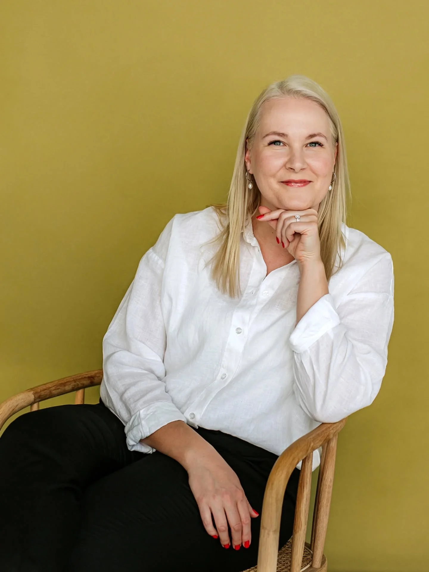 Niille kenelle polkuni yritt&auml;j&auml;ksi on viel&auml; tuntematon, get to know me!👇🏼

Olen Ilona, luovan alan yritt&auml;j&auml; Espoosta. Ennen t&auml;ysip&auml;iv&auml;iseksi yritt&auml;j&auml;ksi ryhtymist&auml; toimin kansainv&auml;lisen fi