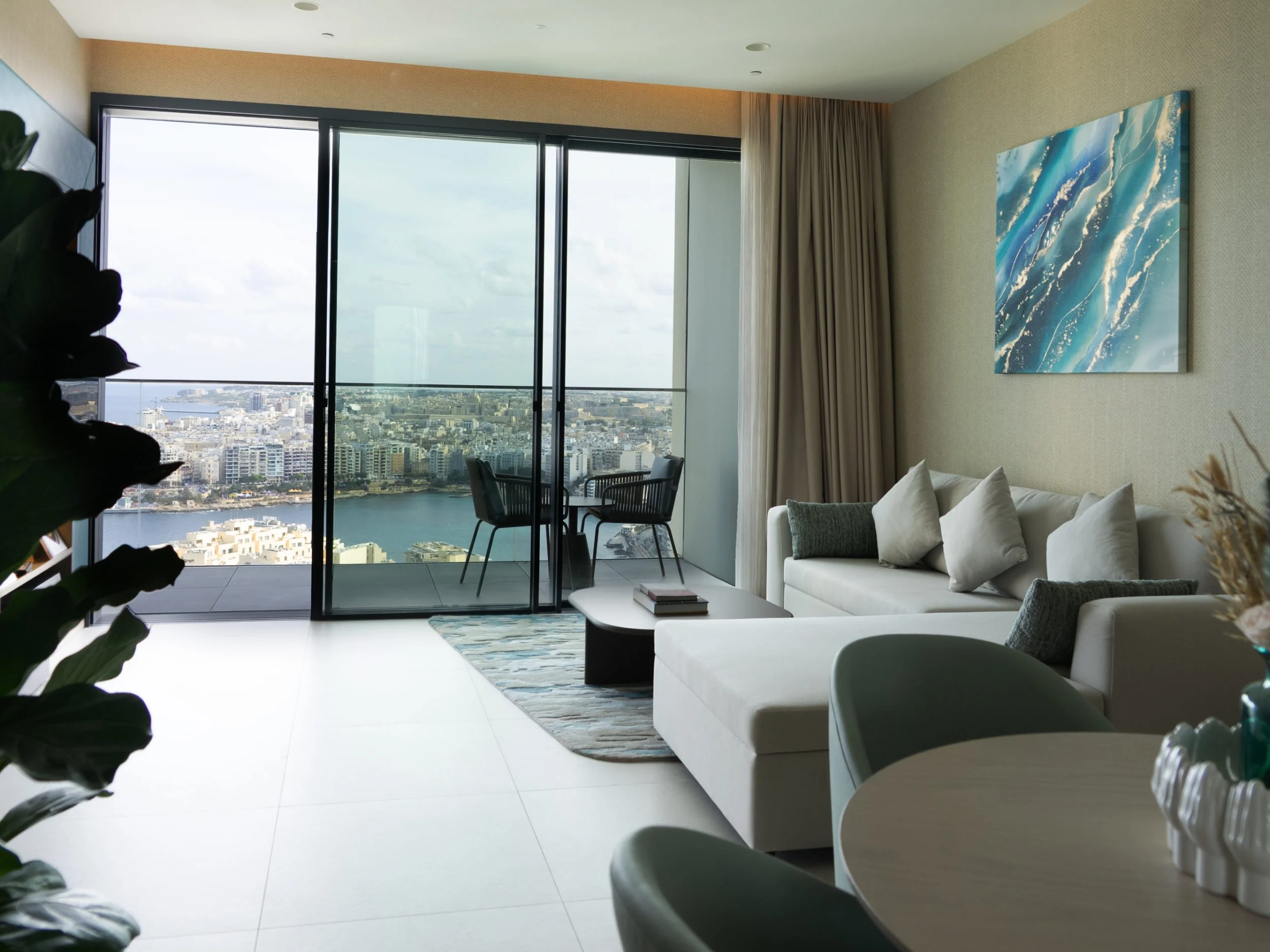 Lustrous Seams-installation-01-caryl-swale-allura.jpg