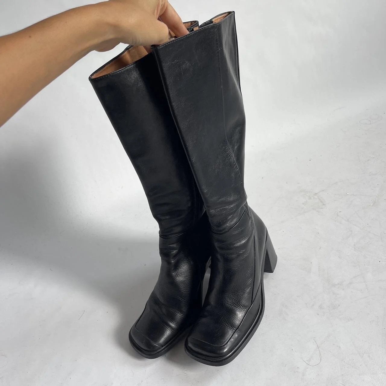 A4B202C2-5D30-48BA-B635-FF0DC4FB8872