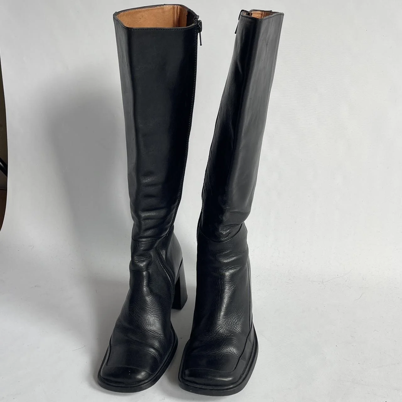 8E77C433-BD13-4B7F-896D-94AEB06127A9