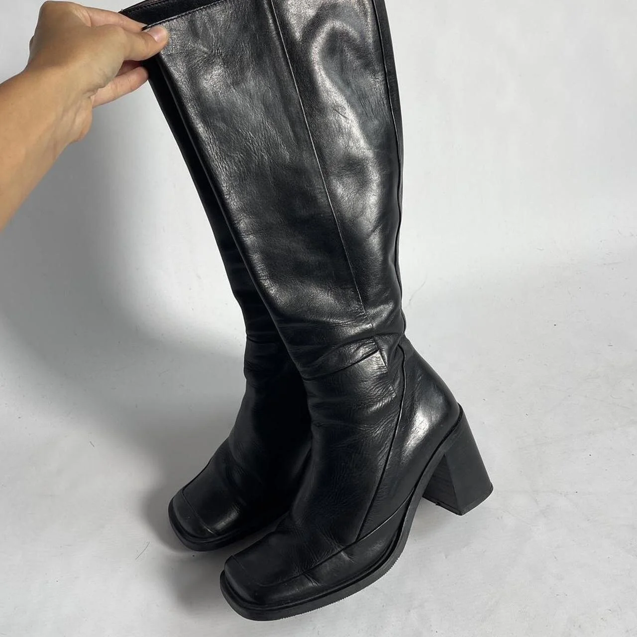 0FB23564-F7AE-4D0C-AEEC-FDC858EF892E