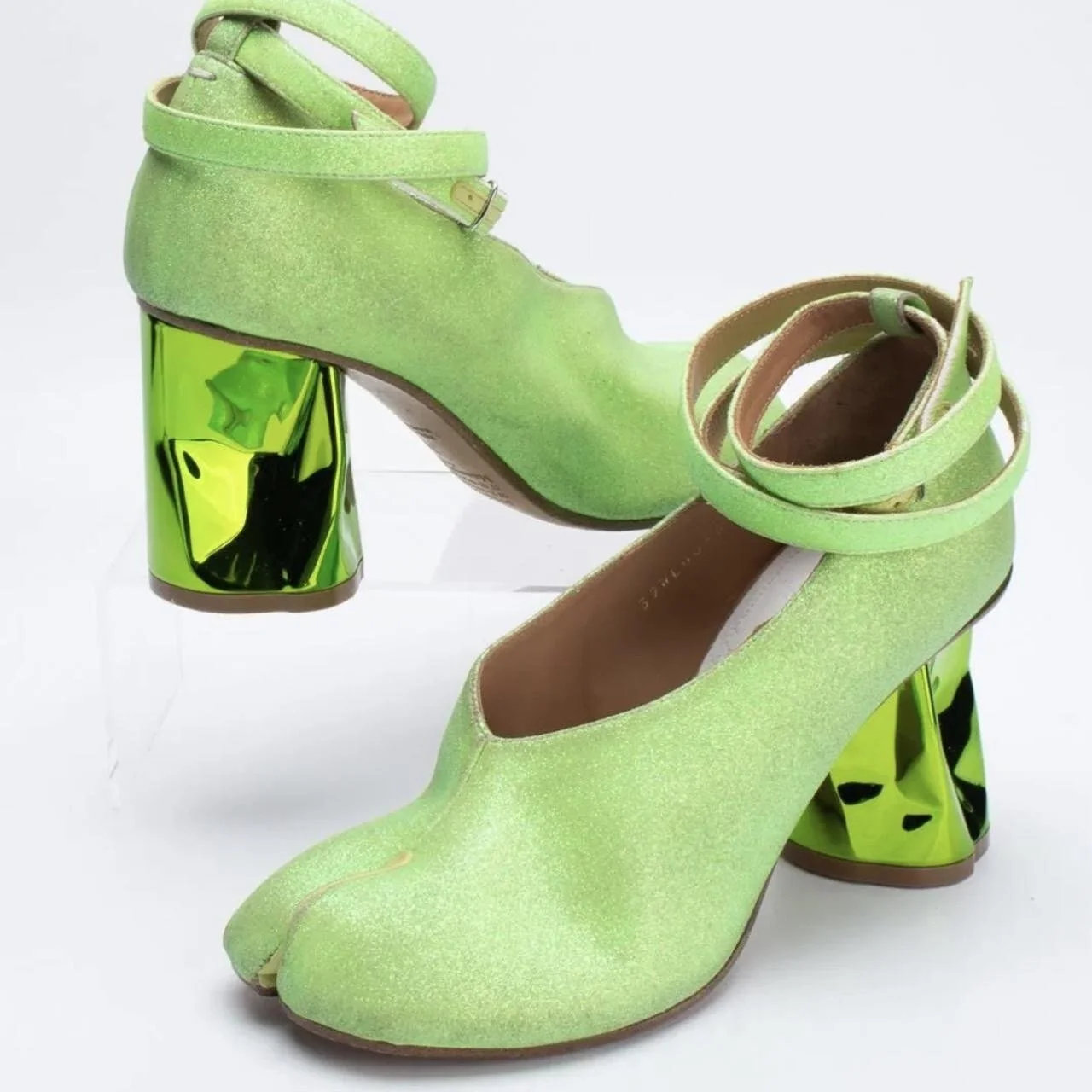 24842B90-162C-422B-A4A0-73CA09AE6EE5