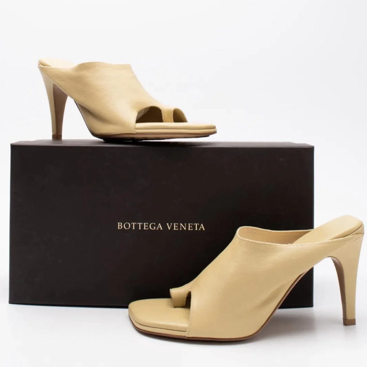 5D918CBF-EEA1-4DEB-9605-00701FCC2135