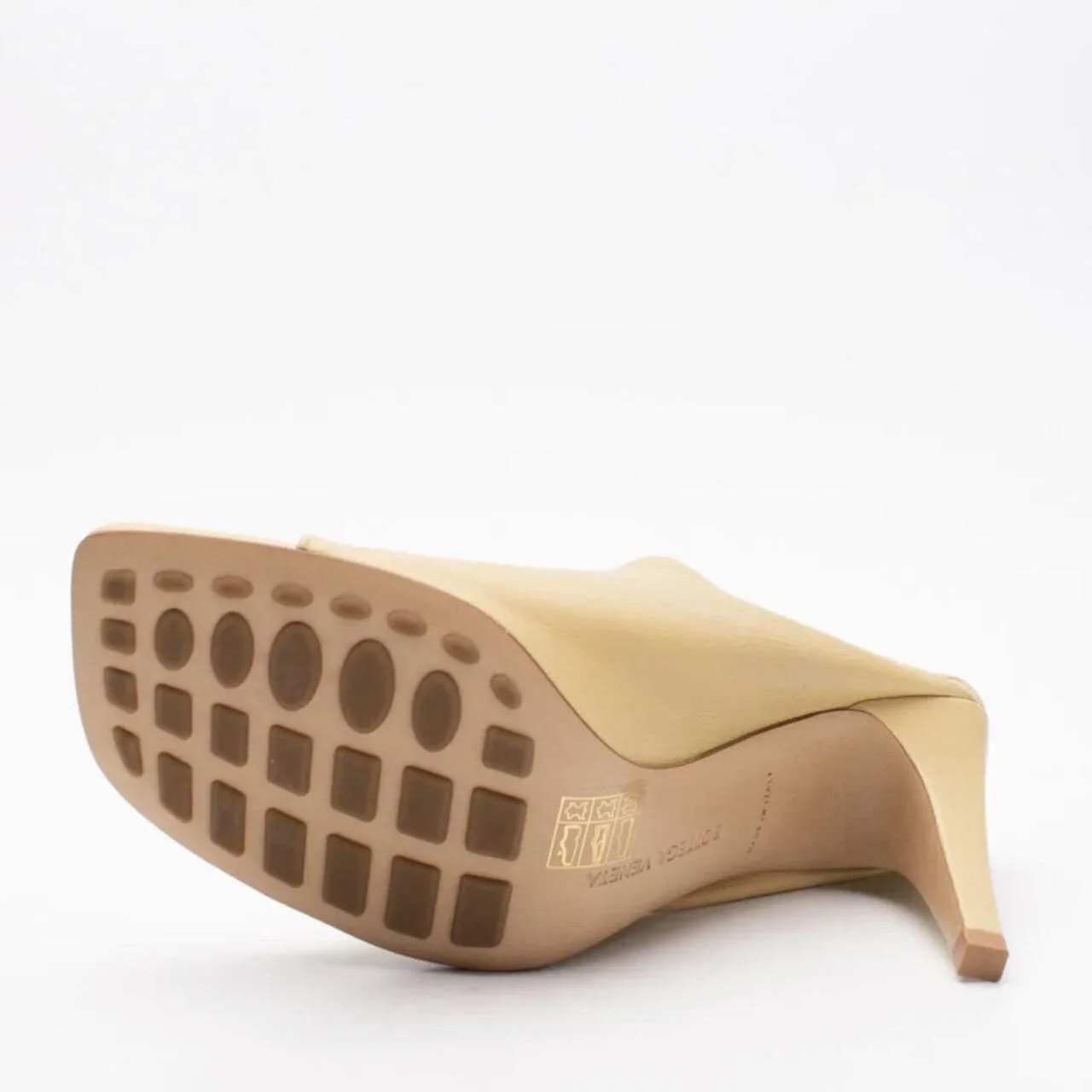 59027E47-610F-4320-A118-E0C55E7747CD