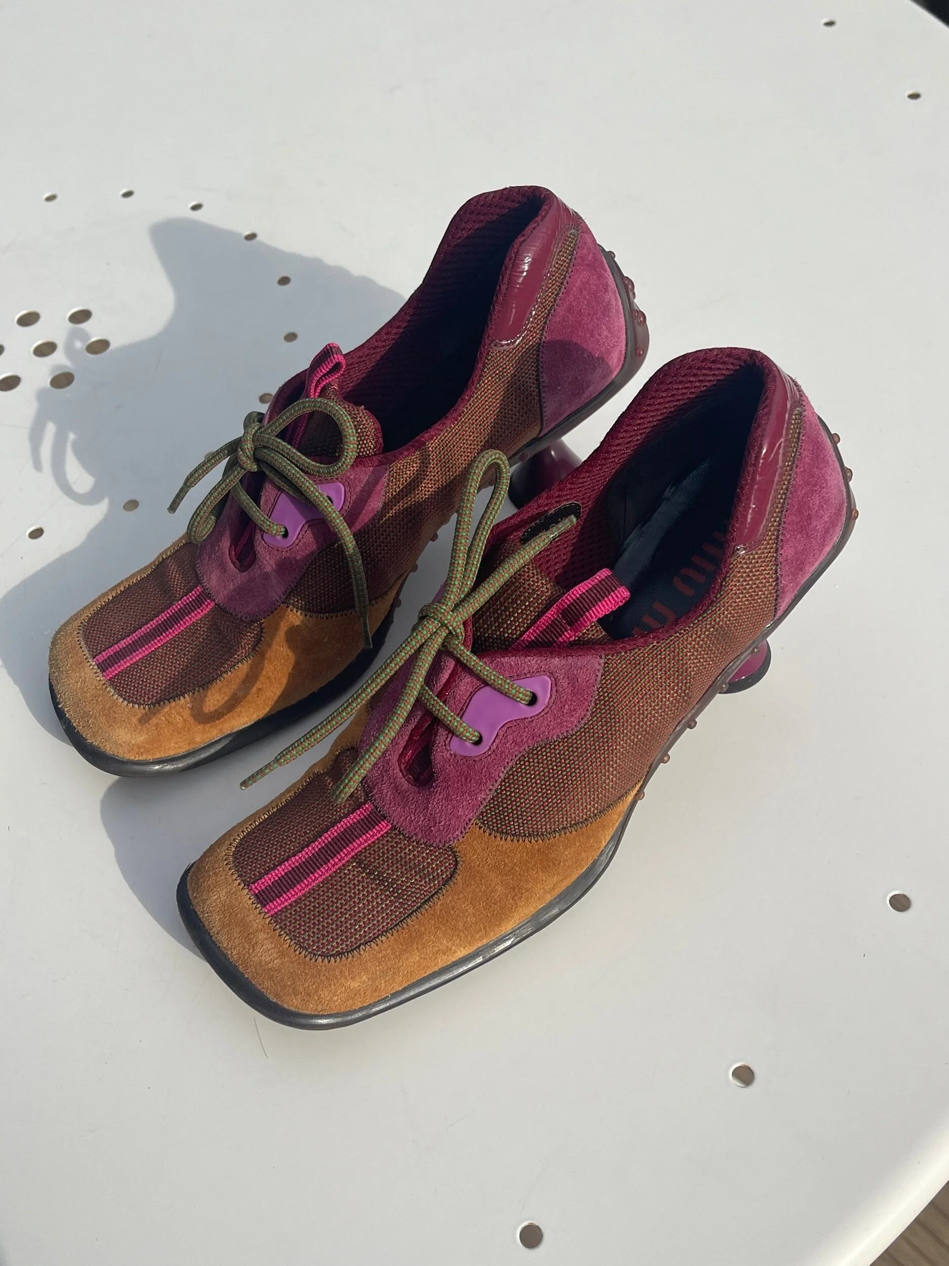 DD6E87E5-8FCC-4BB0-A42B-1F940BFAA7FE