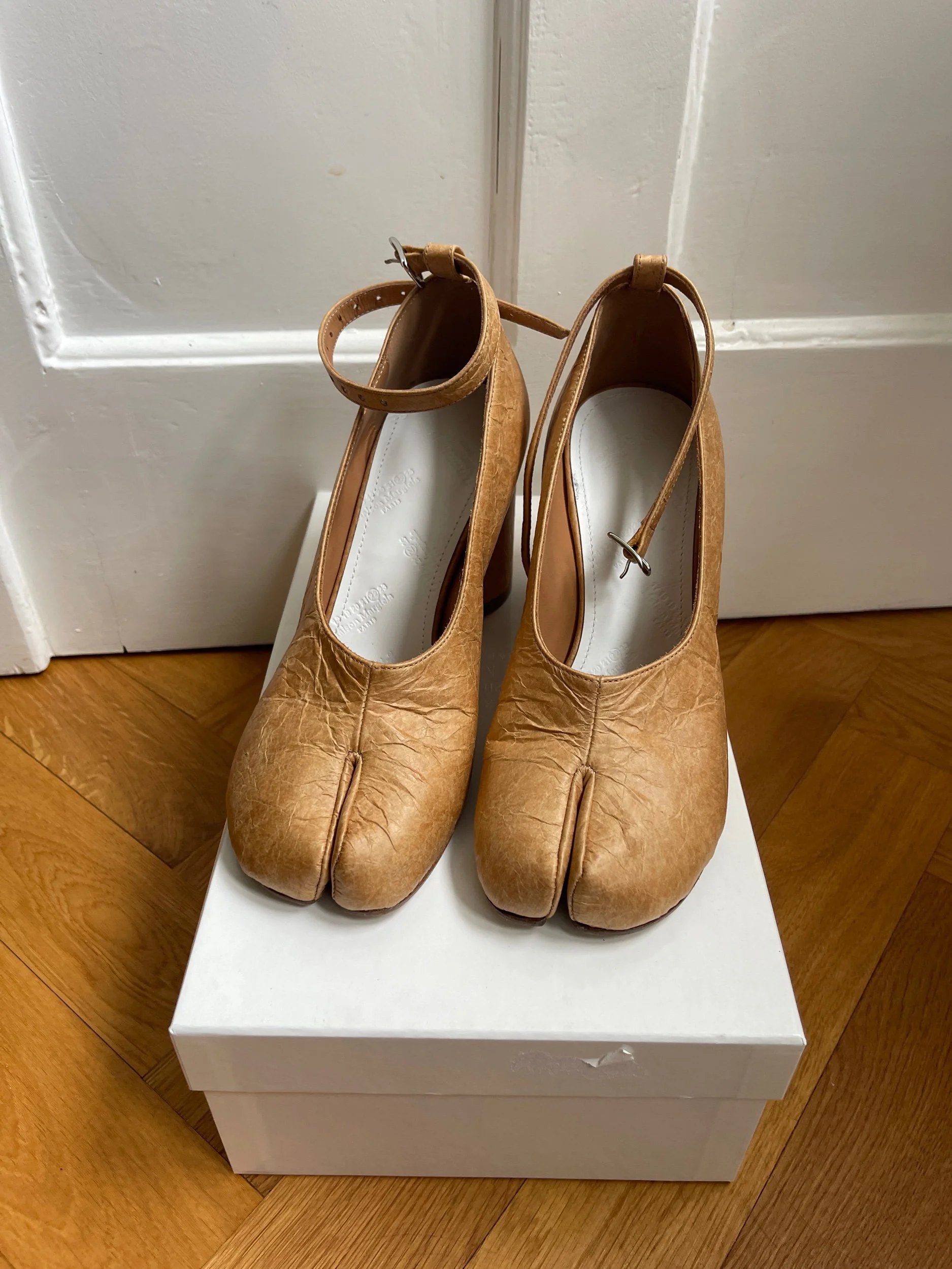 5C2D77F1-38D9-407B-B9FB-8D6DD3AE5C47