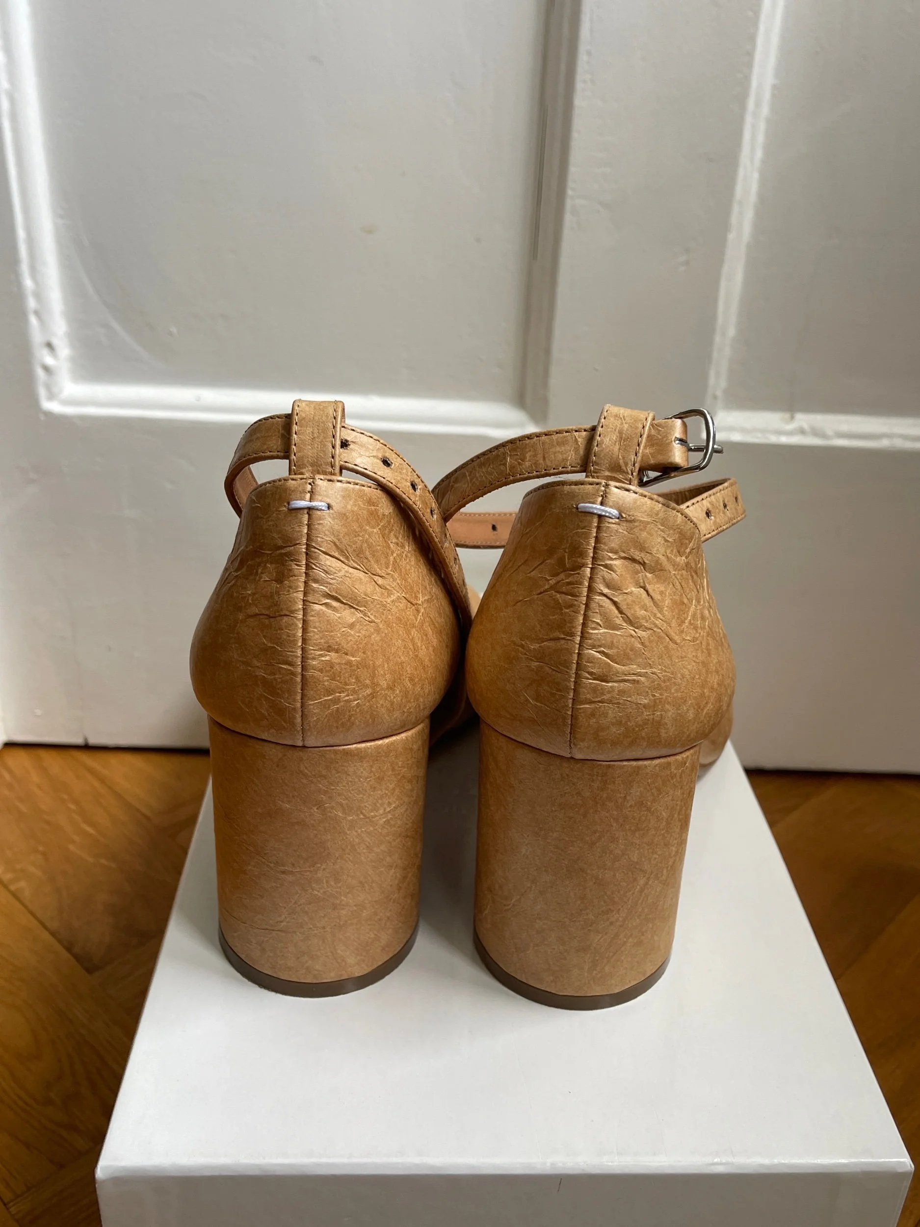 93E07E7D-1A0F-40EA-AA0B-A1B1BAD9AA97