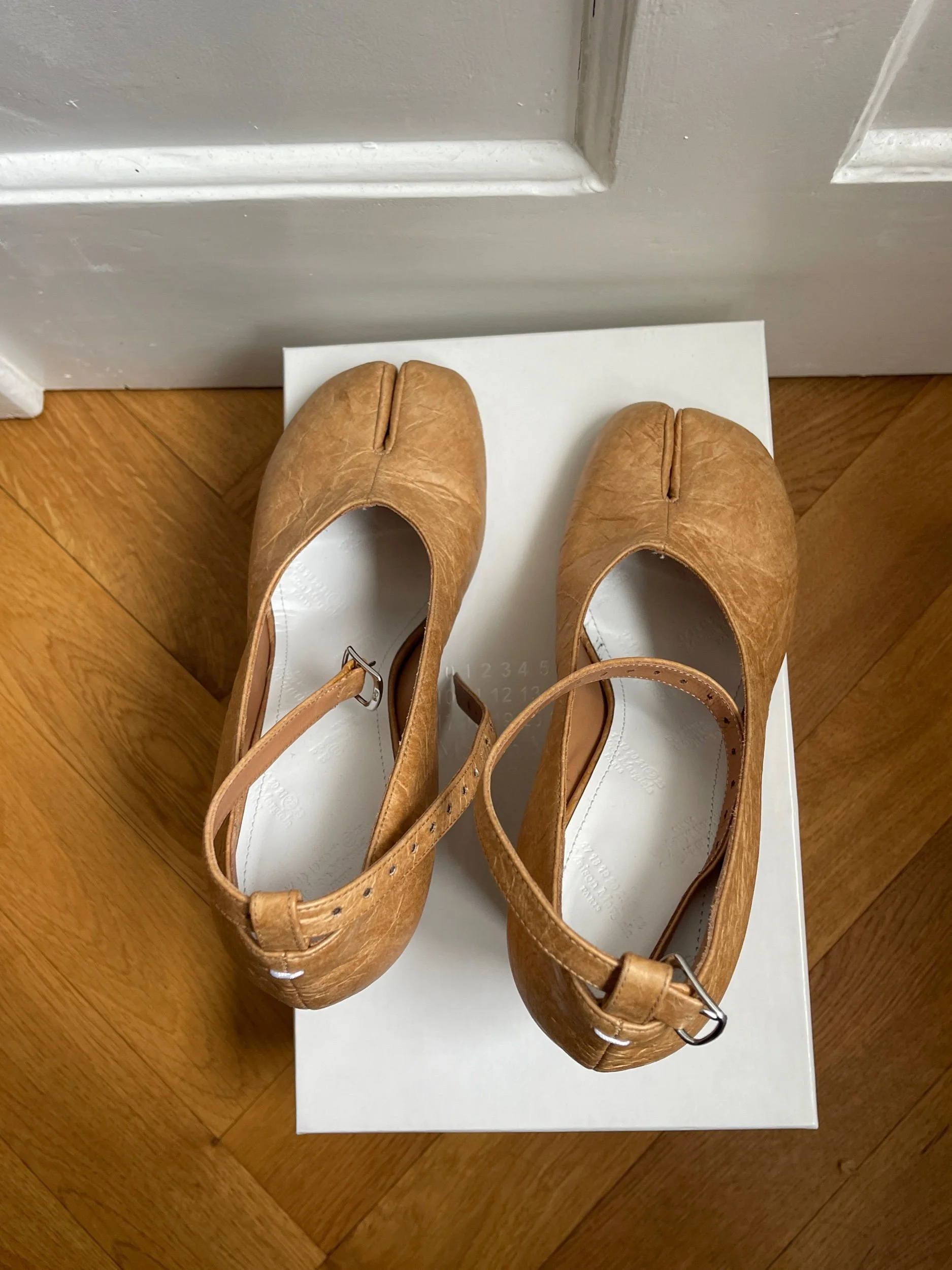 A40C168F-85EF-43C5-A859-8A7BFF2E6899