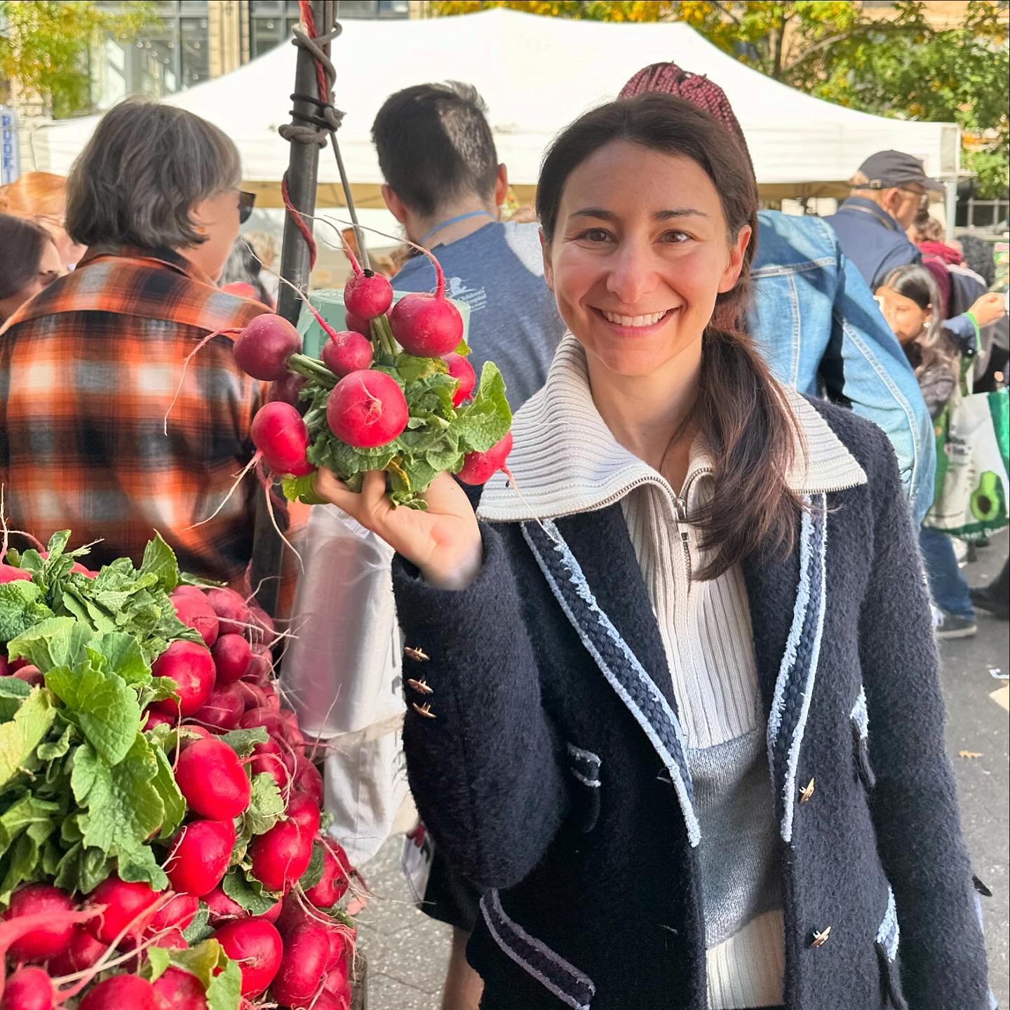 Eating local isn&rsquo;t just great for the environment&mdash;it&rsquo;s better for your health, too! 🌿 When you choose locally grown food, it&rsquo;s often fresher, nutrient packed, great flavor &amp; smaller farms use less pesticides. Happy free r