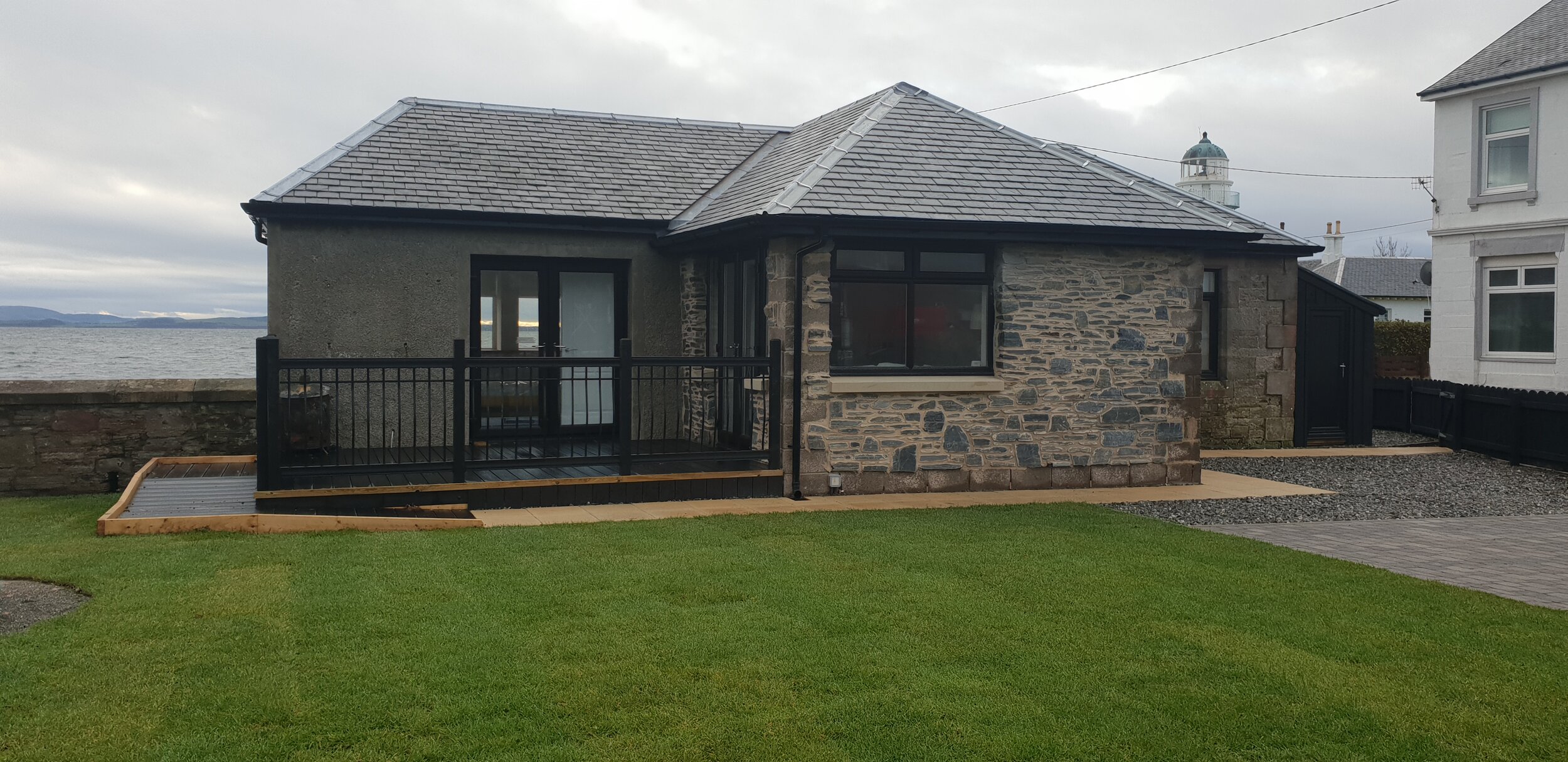 Pier Cottage, Toward