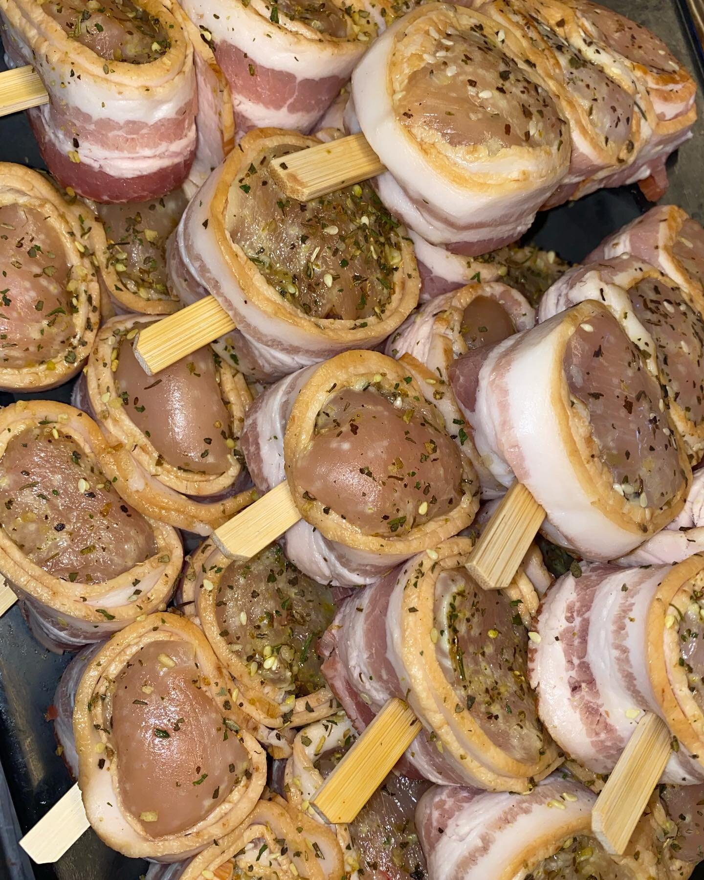 Lemon chicken order please? 🍋 🐓 

We love these bacon wrapped lemon chicken kebabs - perfect on the bbq! In our retail counter today. 

#shoplocal
