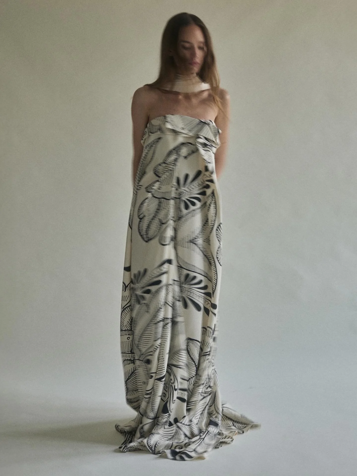 A story woven in every line @heirlome 

The BRB dress transforms centuries-old Pur&eacute;pecha artistry into fluid, modern form-, featuring hand-drawn floral and bird motifs inspired by master artisans Bernardina Felipe Baltazar and Roselia Felipe R