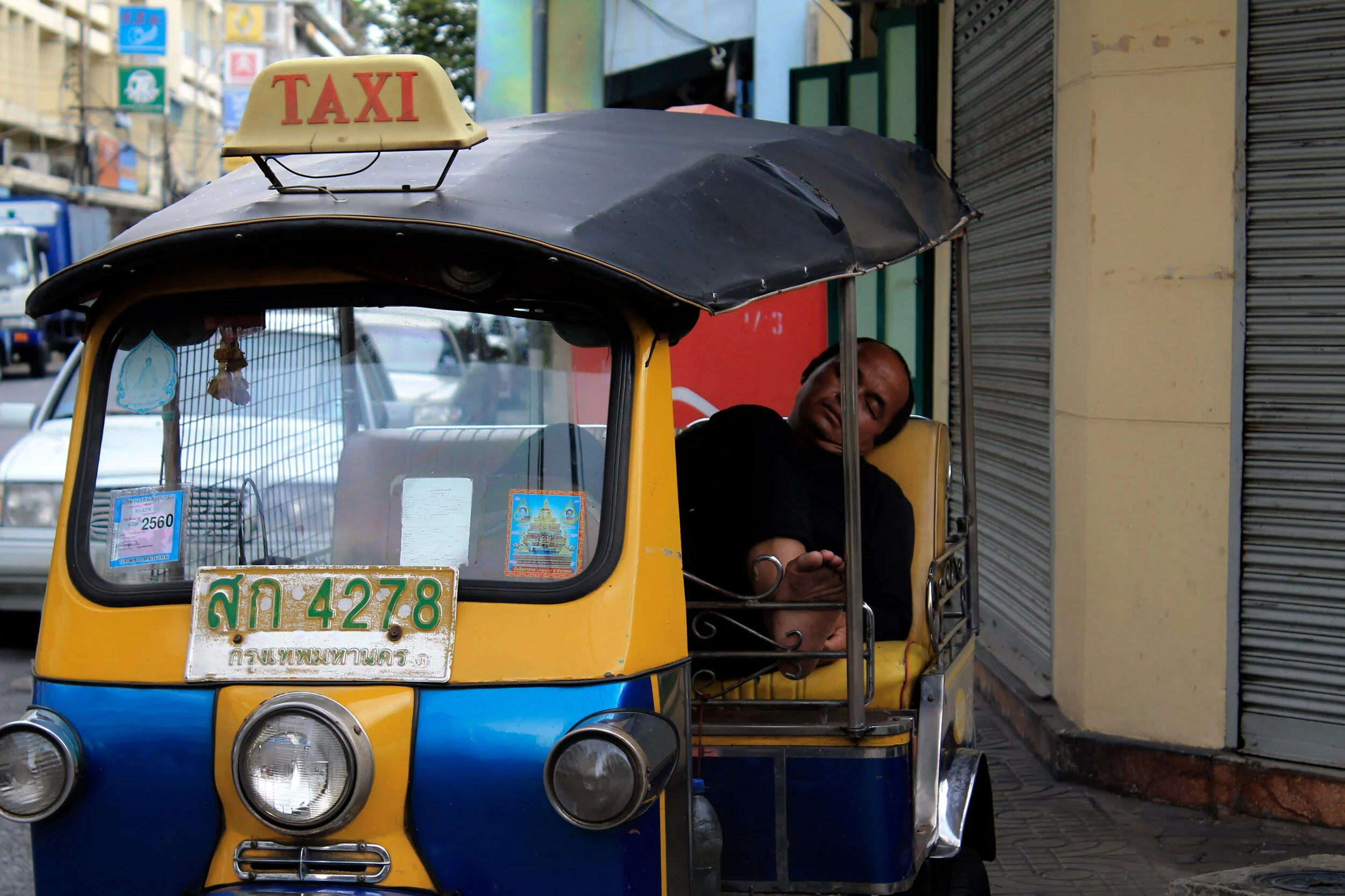 2017_Bangkok_TukTuk Sleep.jpg