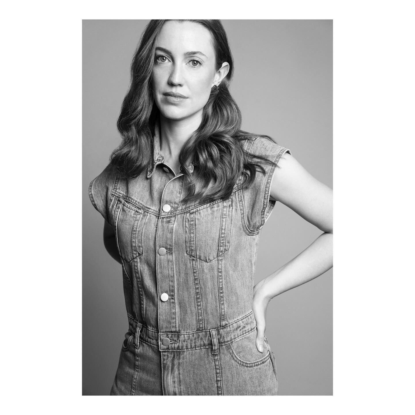 🐦NEW EPISODE🐦
We talk to Genevieve &ldquo;Gwen&rdquo; Kingston, author, actor, and teacher, about the essence of life; the role of community, understanding our personal history, and trusting our own wisdom, alongside discussing her new memoir &ldqu