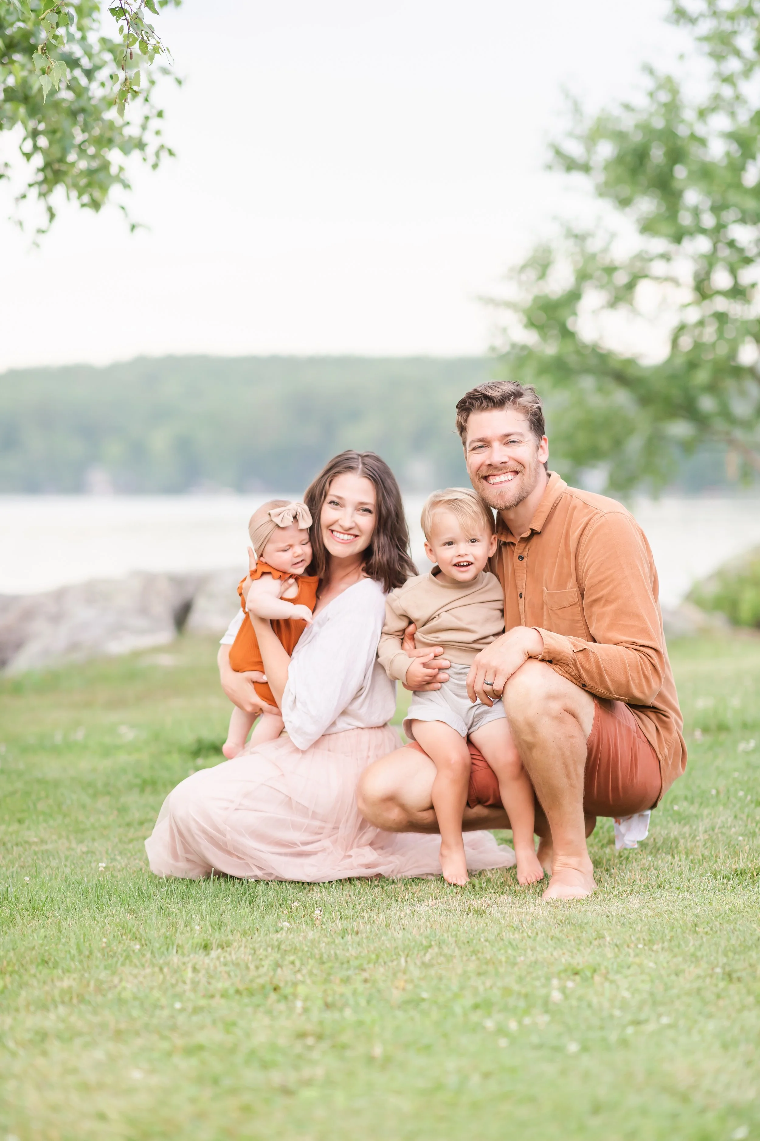 Tips on how to prepare your kids for a family photoshoot.