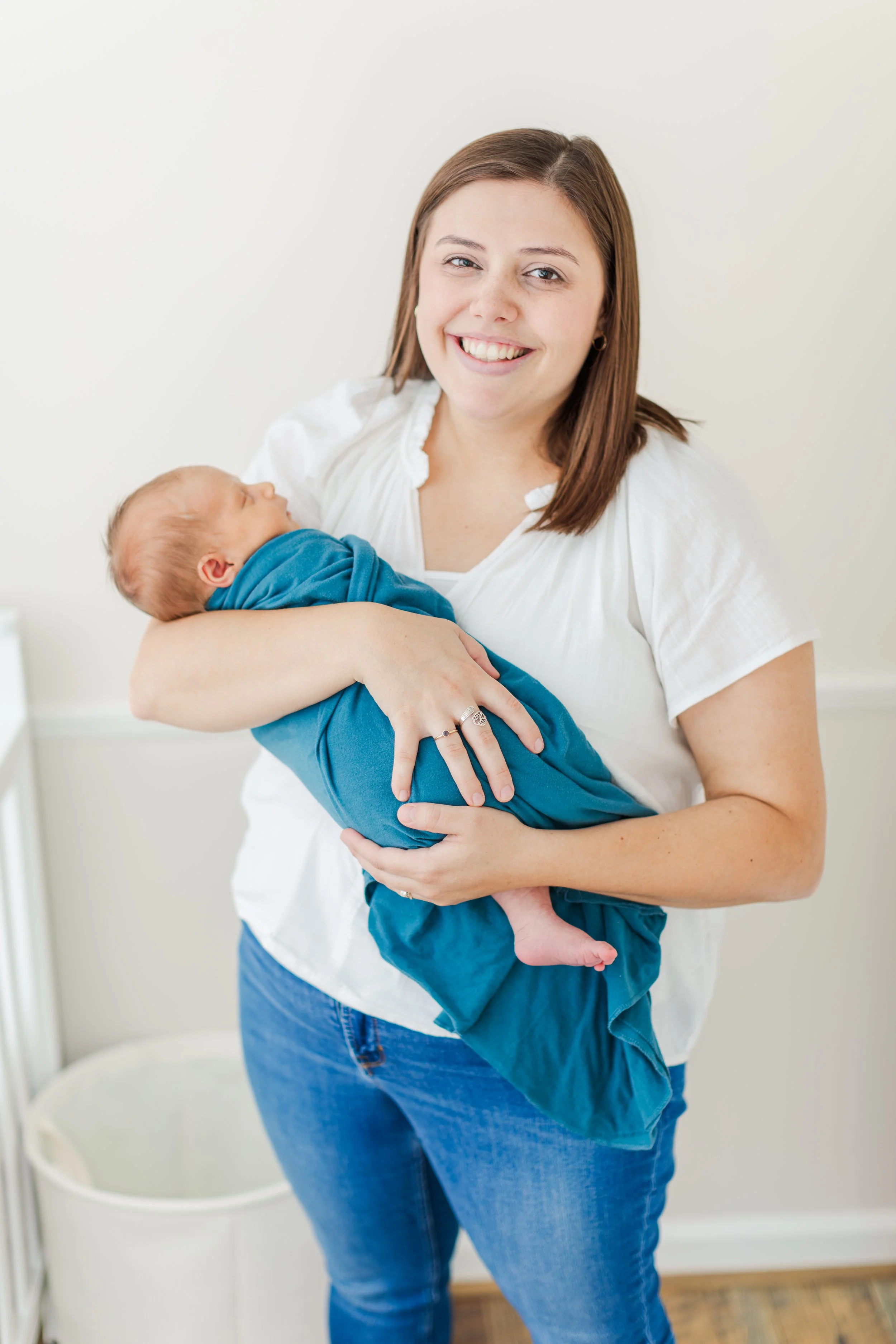 Columbus, GA Family and Newborn Photographer. Columbus, Georgia, In Home session, Fall and Spring Mini, Newborn Photos, Fort Moore Family Photographer, Jacqueline Lai Photography. Jacquie Lai, Newborn portiats Traveling Photographer