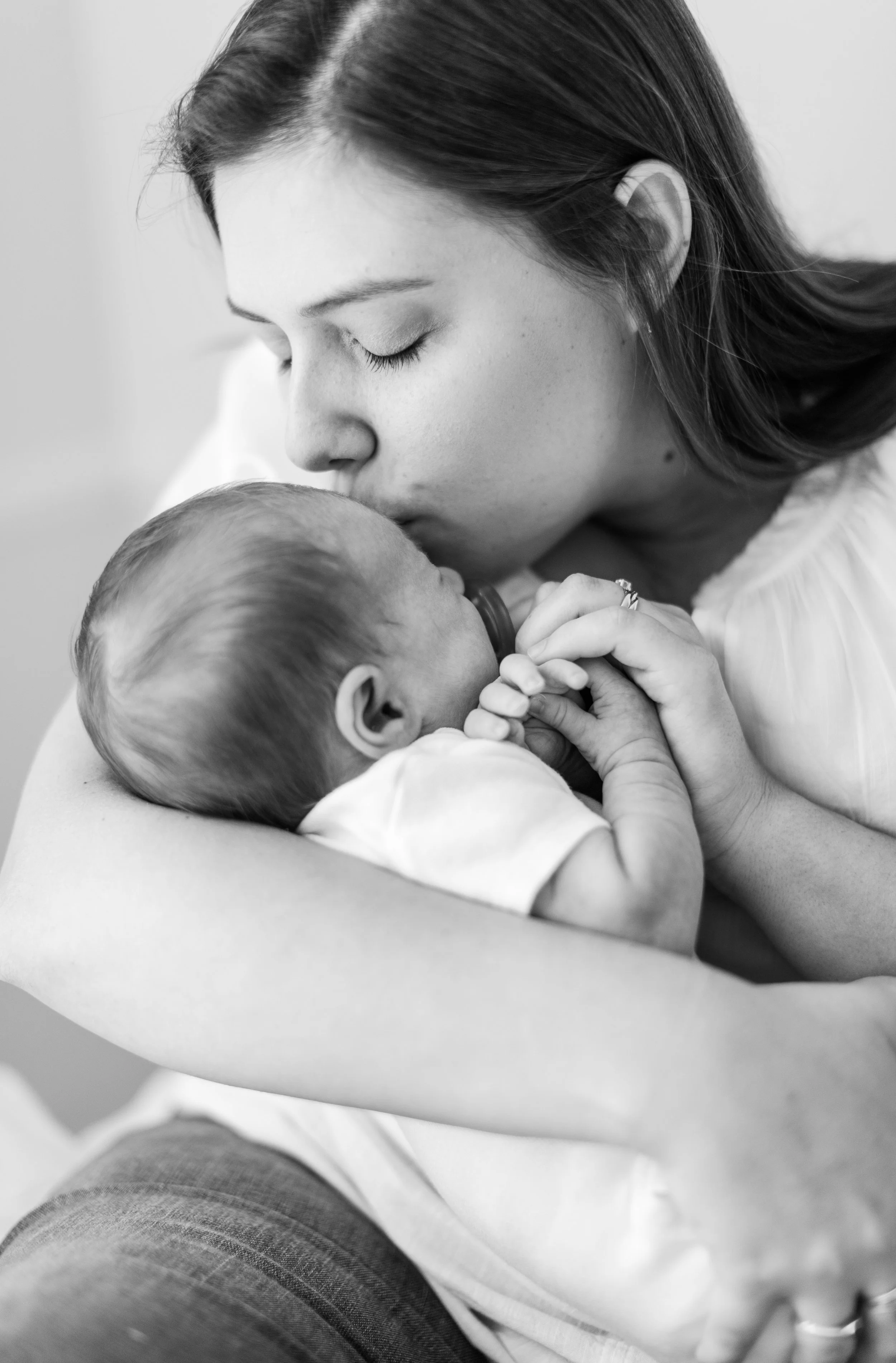 Columbus, GA Family and Newborn Photographer. Columbus, Georgia, In Home session, Fall and Spring Mini, Newborn Photos, Fort Moore Family Photographer, Jacqueline Lai Photography. Jacquie Lai, Newborn portiats Traveling Photographer