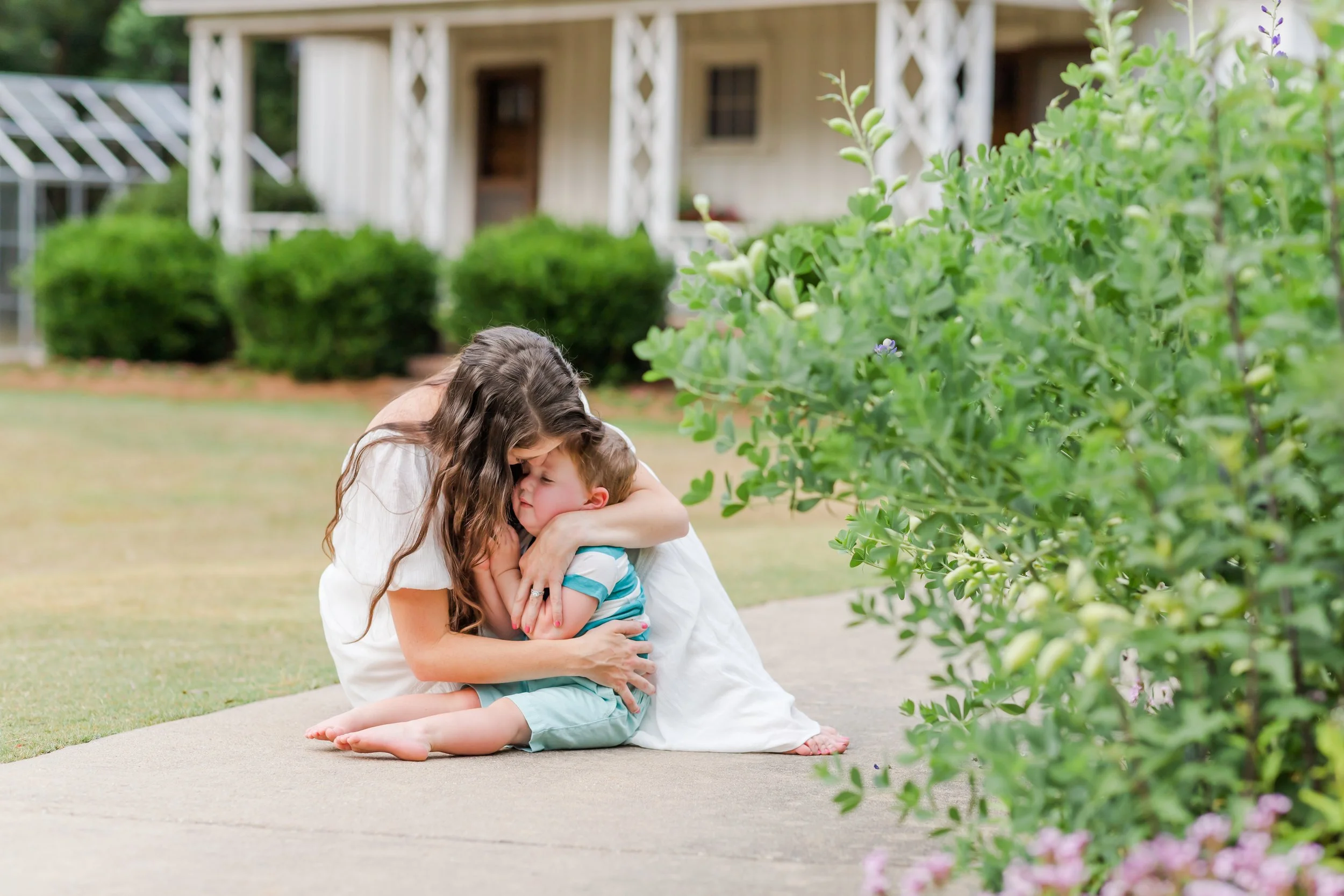 Traveling Family Photographer based in Columbus, GA. Travels to Washington D.C., San Luis Obispo, Arroyo Grande, California annually. Bright, true to life colors in your photographs. Jacquie Lai is a military spouse from Arroyo Grande, California and