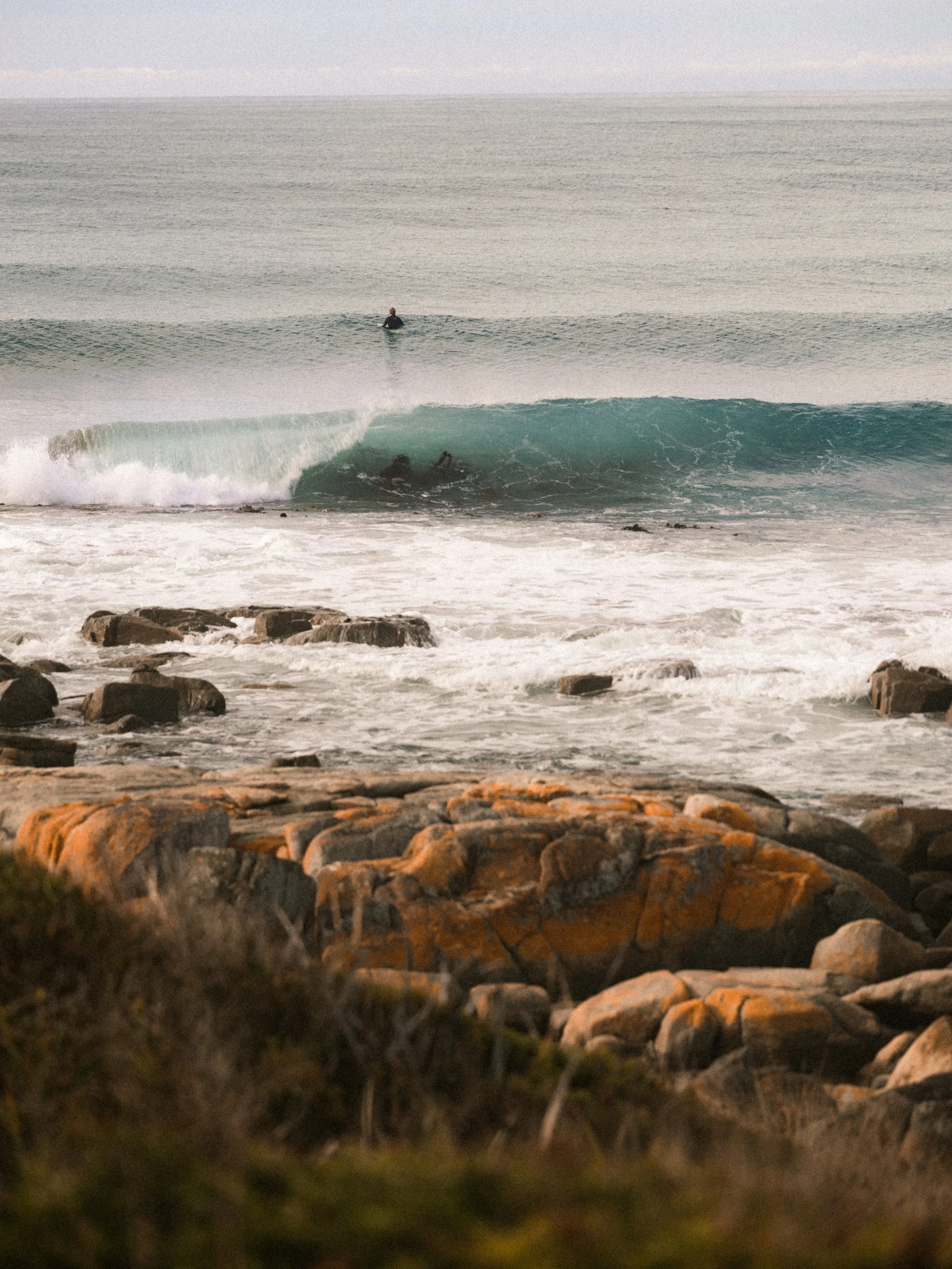 &bull; Memories made between salty air and warm light 𐀏 

#roadtrip #aesthetic #ocean #goodfood #tasmania