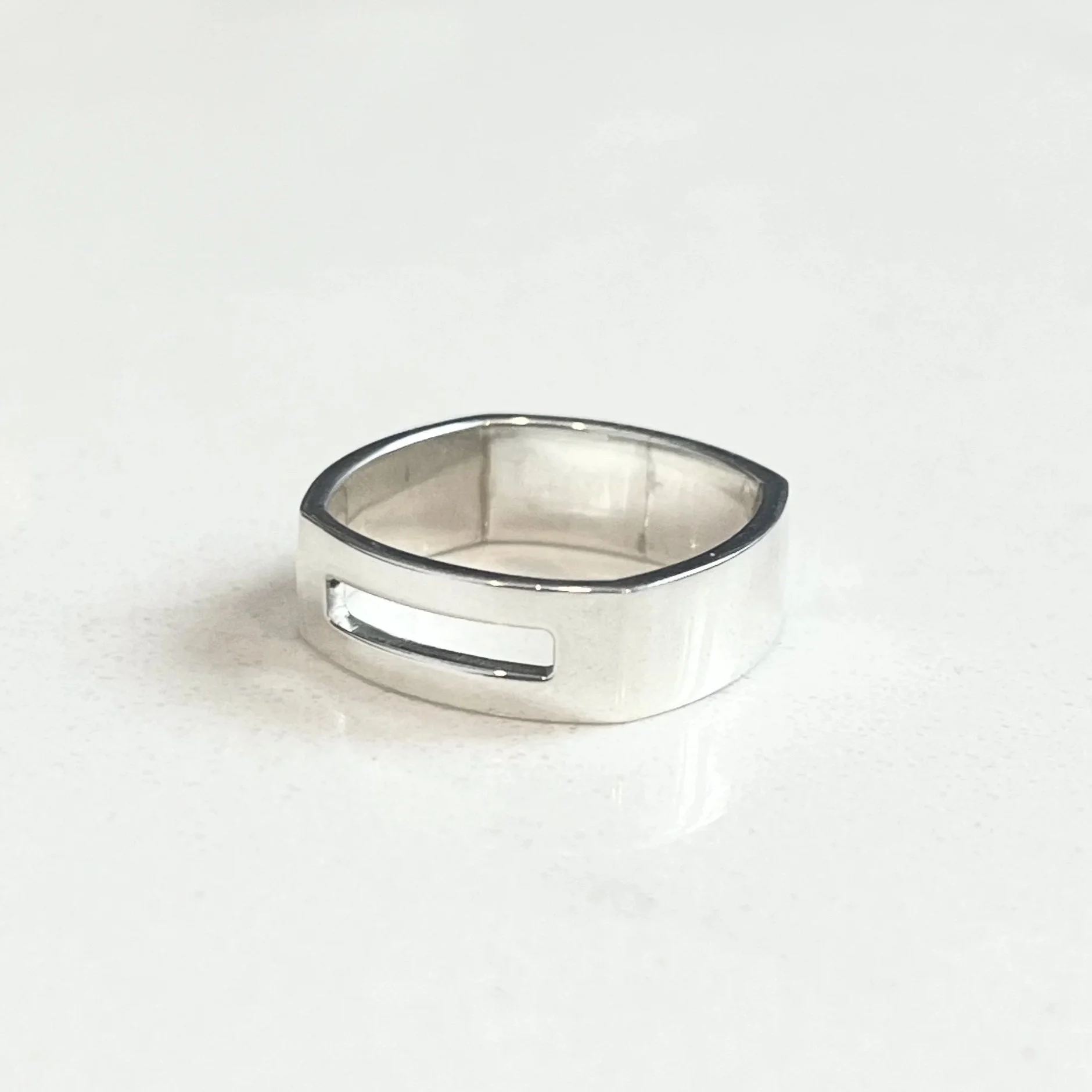 Horizon Band Ring