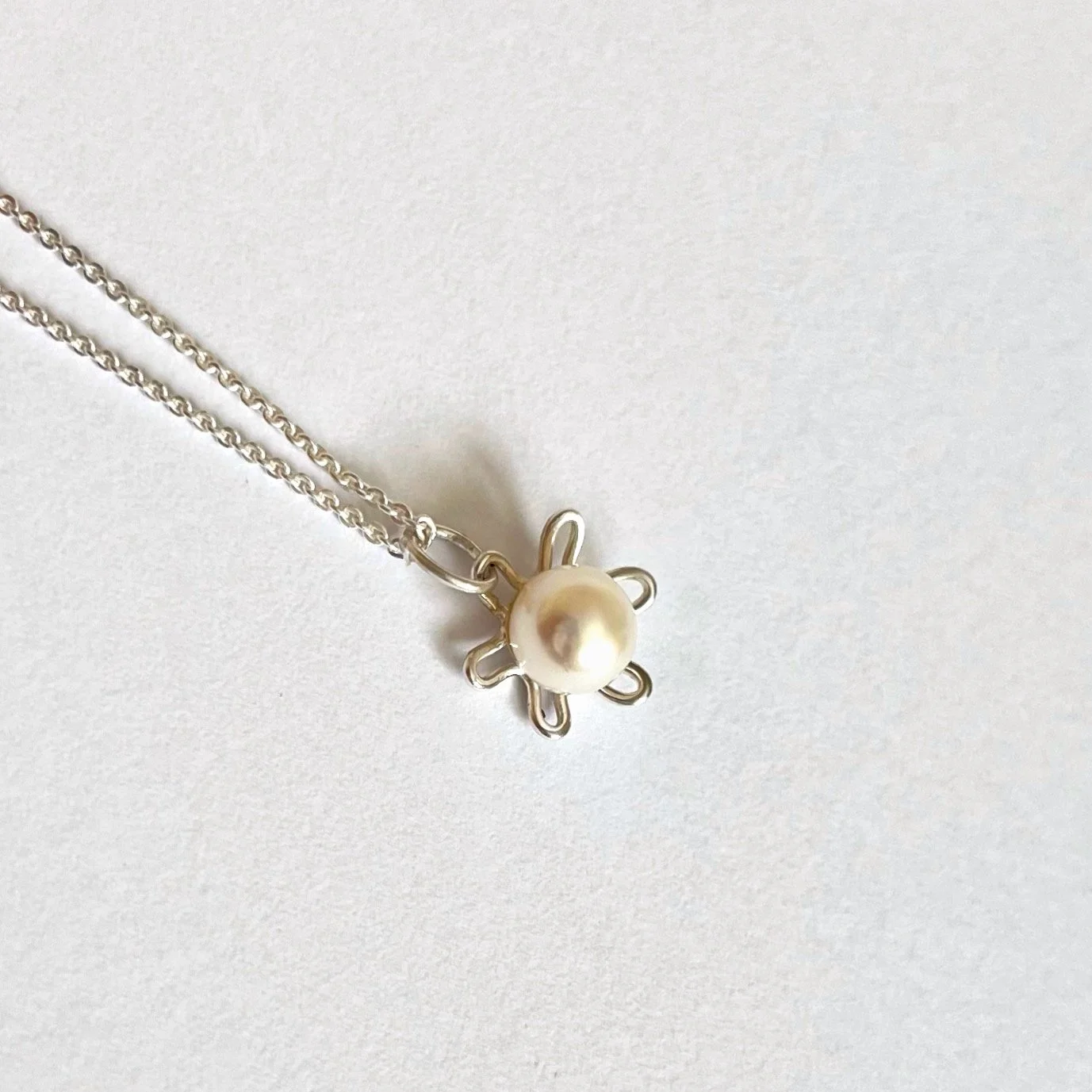 Mini Flower Pearl Pendant