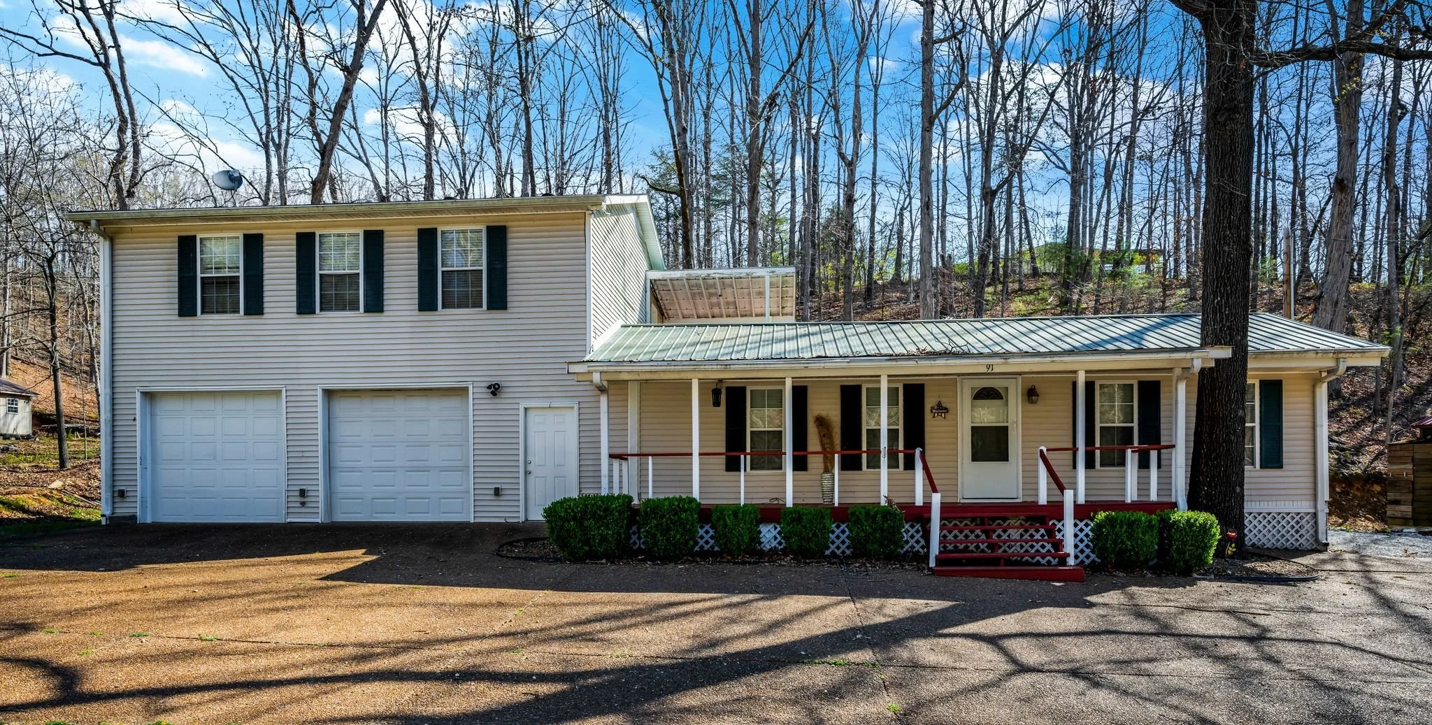 4 Bedroom 3 Bath  Home Near the Tennessee River