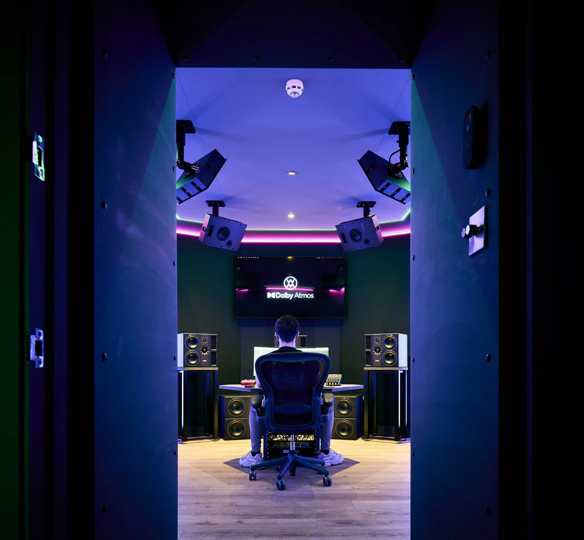 Wired-Masters-London-Atmos-Studio-Recording-Rooms-Photos-Mike-Banks-04.jpg