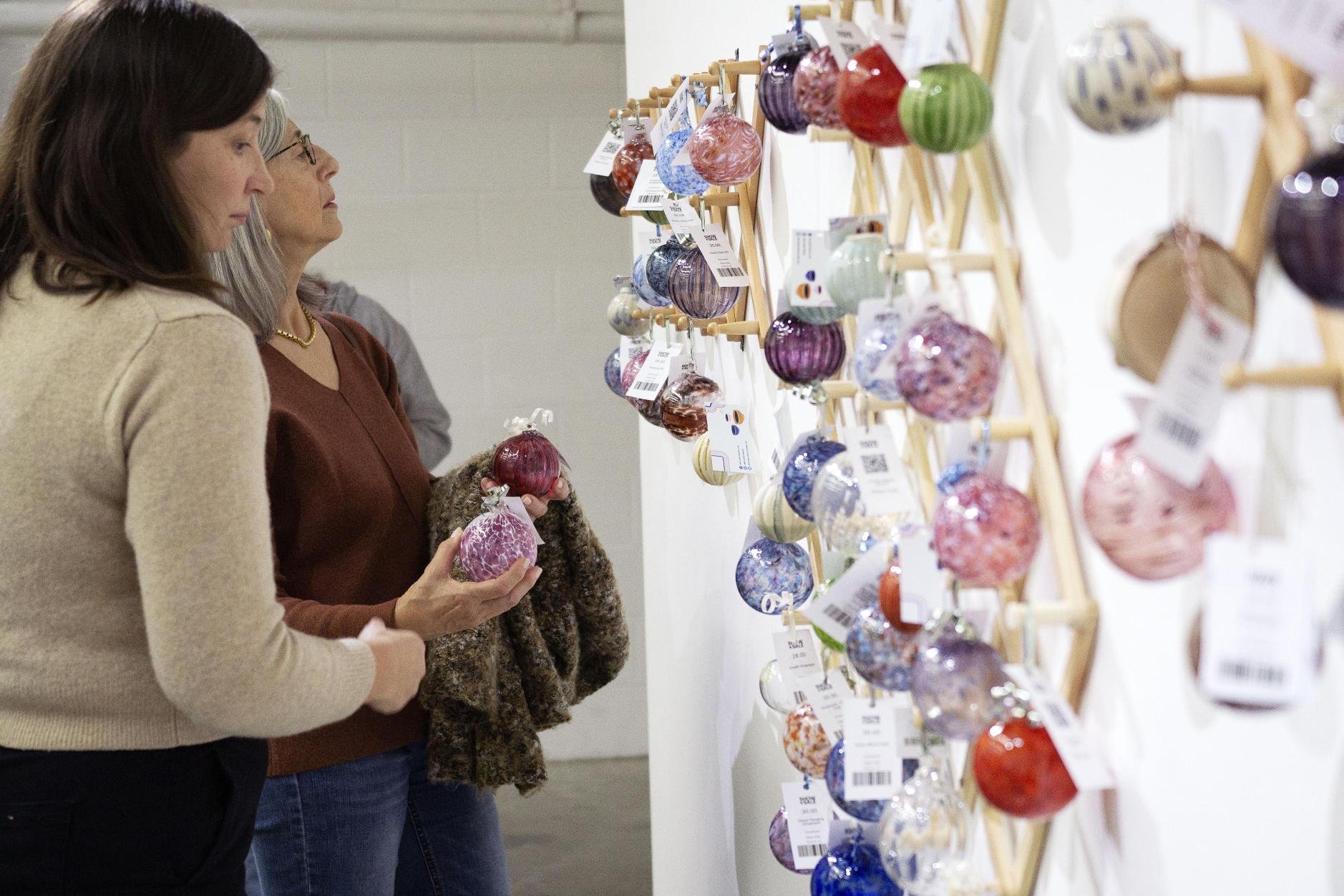 Show + Sale: Call for Student Participation