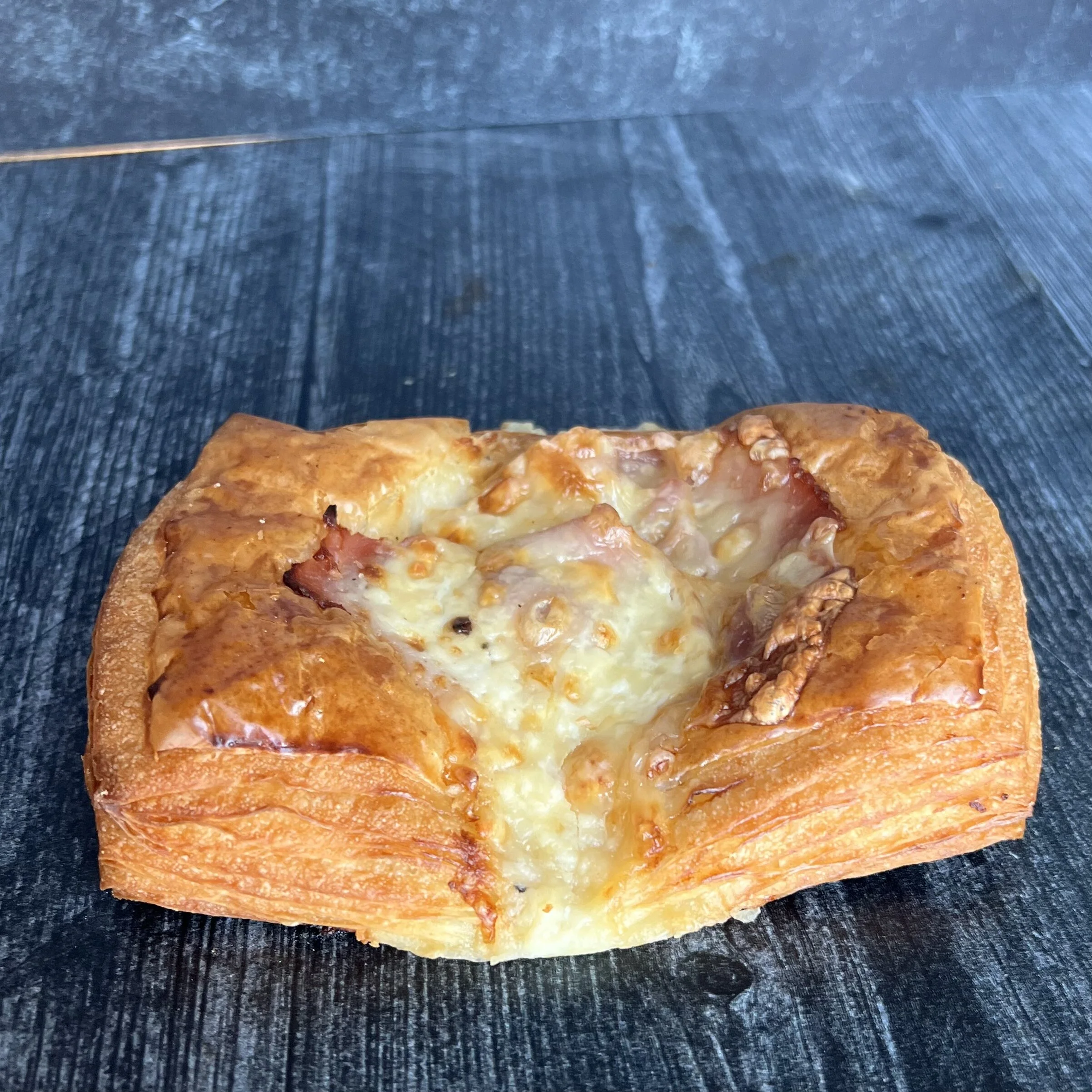 CEC600A7-A25C-4D6A-AE84-7E12773393E0