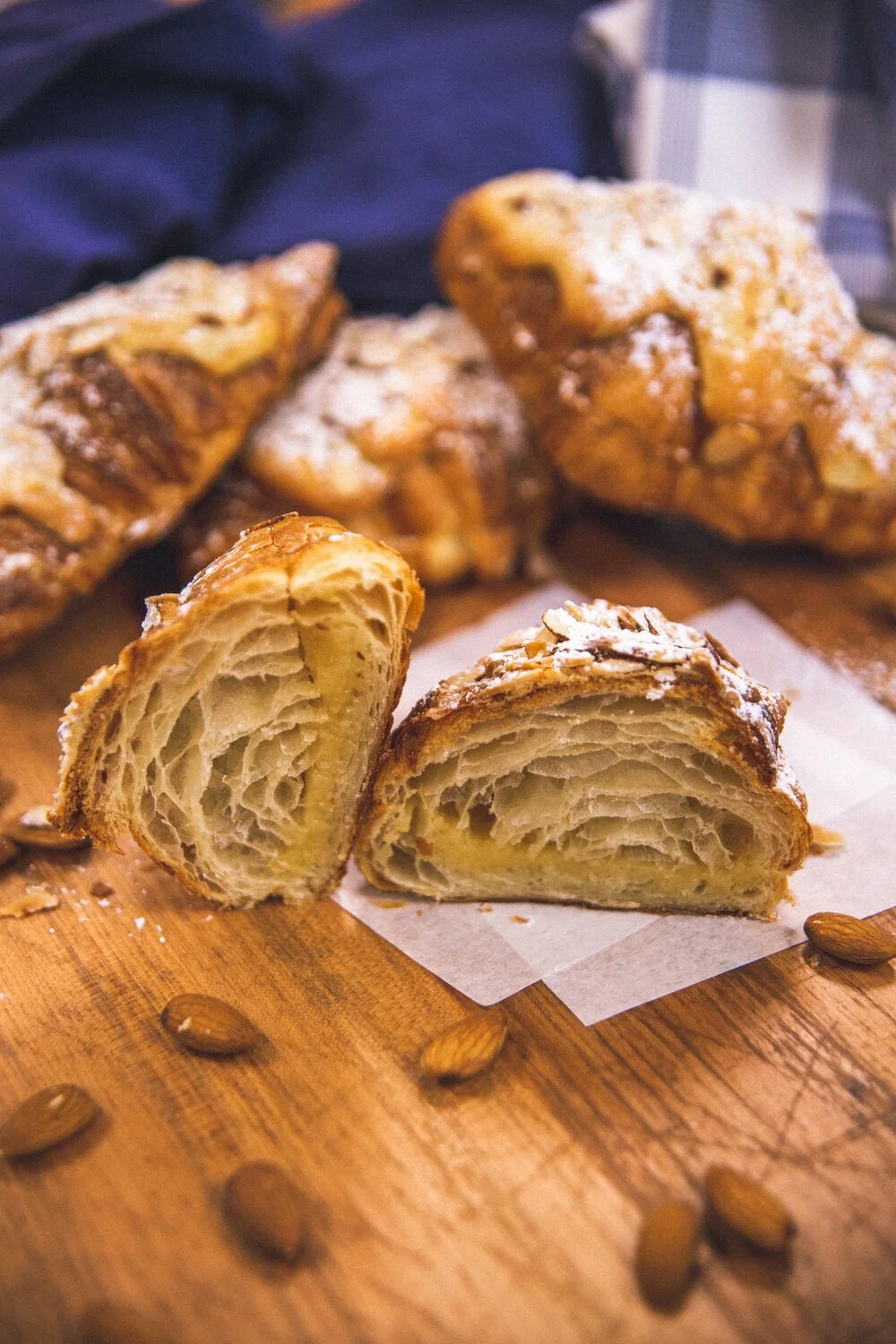Almond+Croissant-0009.jpg