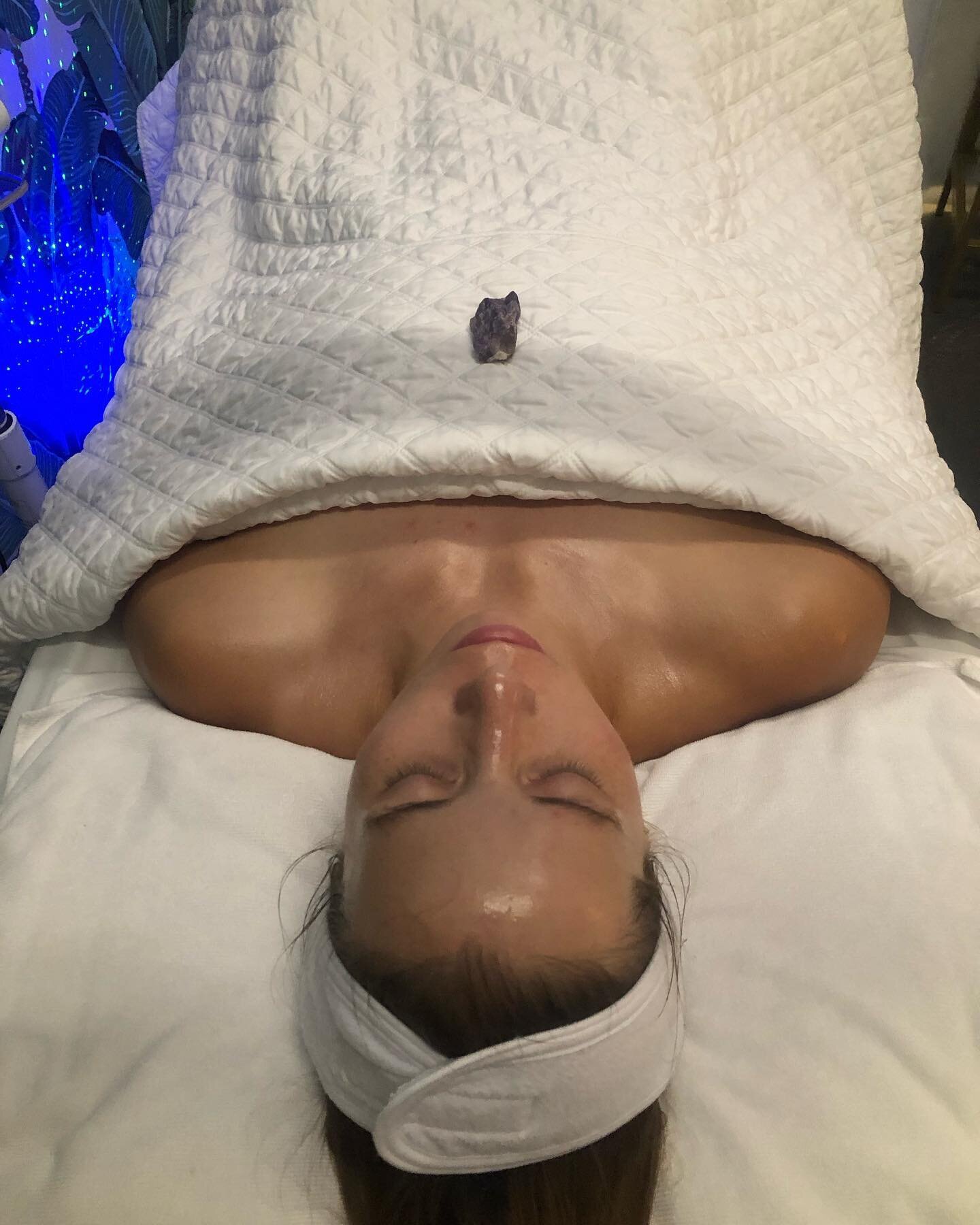 How to describe your skin after a facial at Aloe Beauty? I think Angel skin is a great description 👼 

Indulge in a luxury facial that will truly take your breath away. 💓
.
.
.
.

#arizona #az #scottsdale #scottsdalearizona #scottsdaleaz #facials #