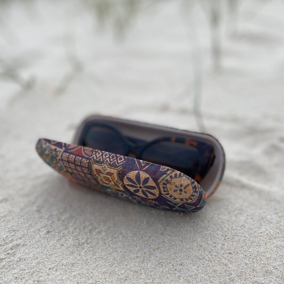 glasses-case-open.jpg