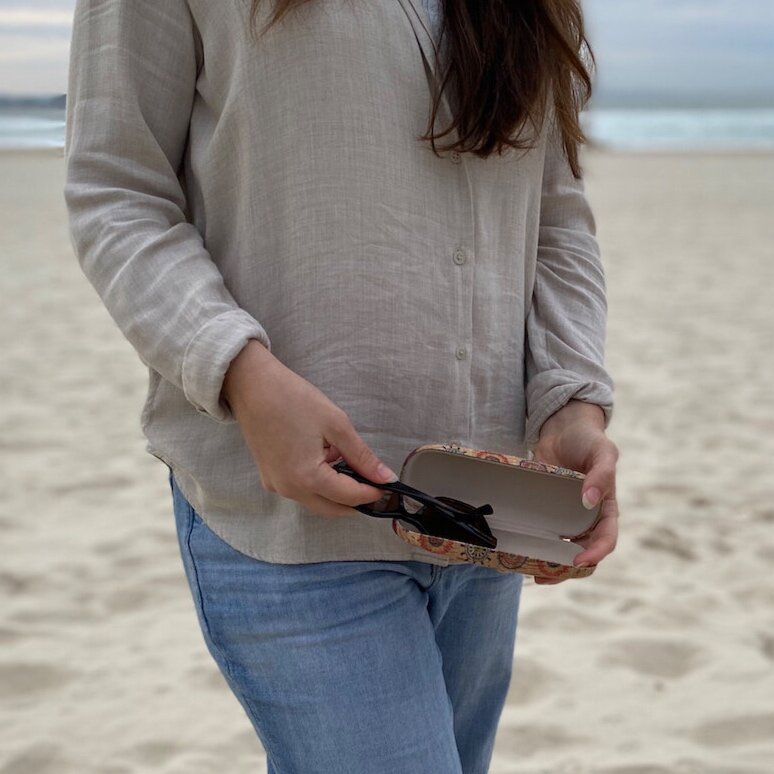 glasses-case-open-model.jpg
