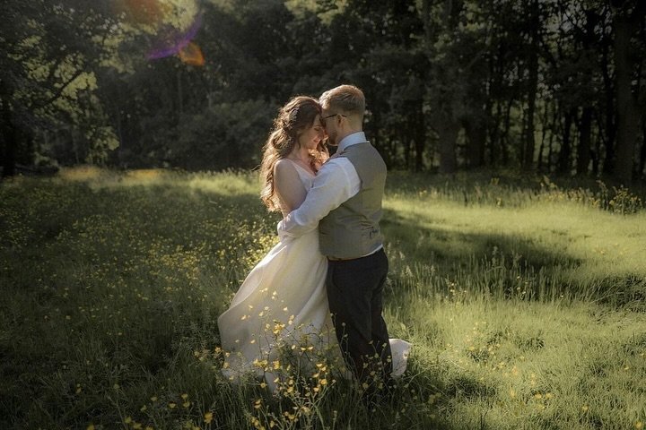 A few sneak peeks from this incredible day! Congratulations Mr &amp; Mrs Scale 🤍🖤 

venue / @parkgatefarmweddings 
hair / @vickymhair 
video / @andlovefilms 
florist / @downtoearth110
music / @benlestersax, Red Rock Fault Band
catering / @lancashir