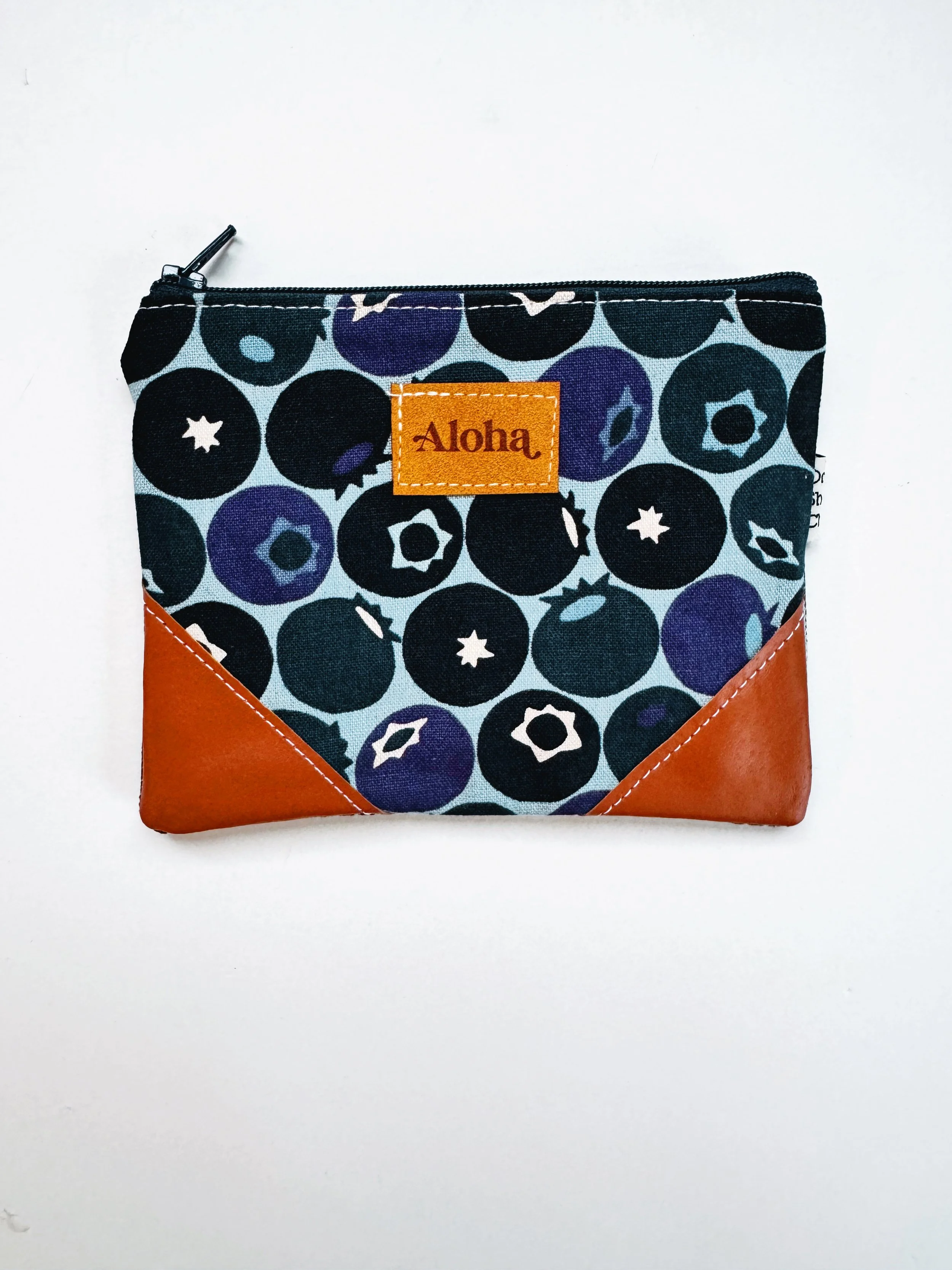 Zip pouch - blueberries