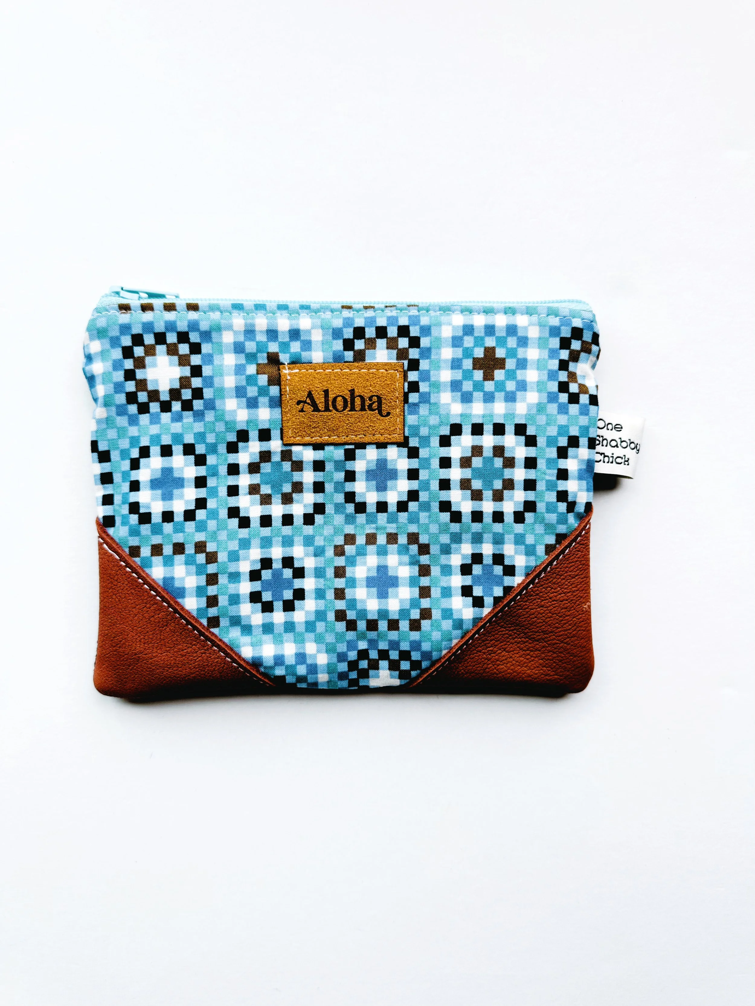Zip pouch - granny square