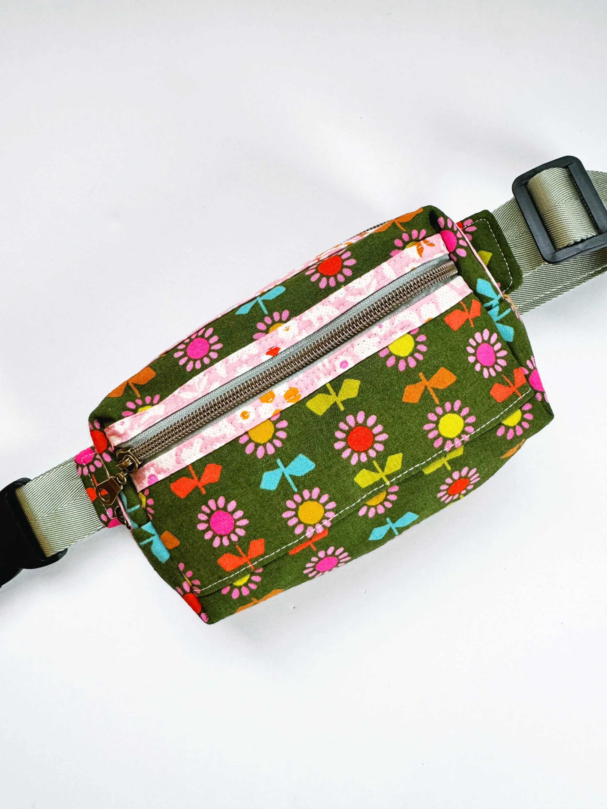 Small hip pack - green floral
