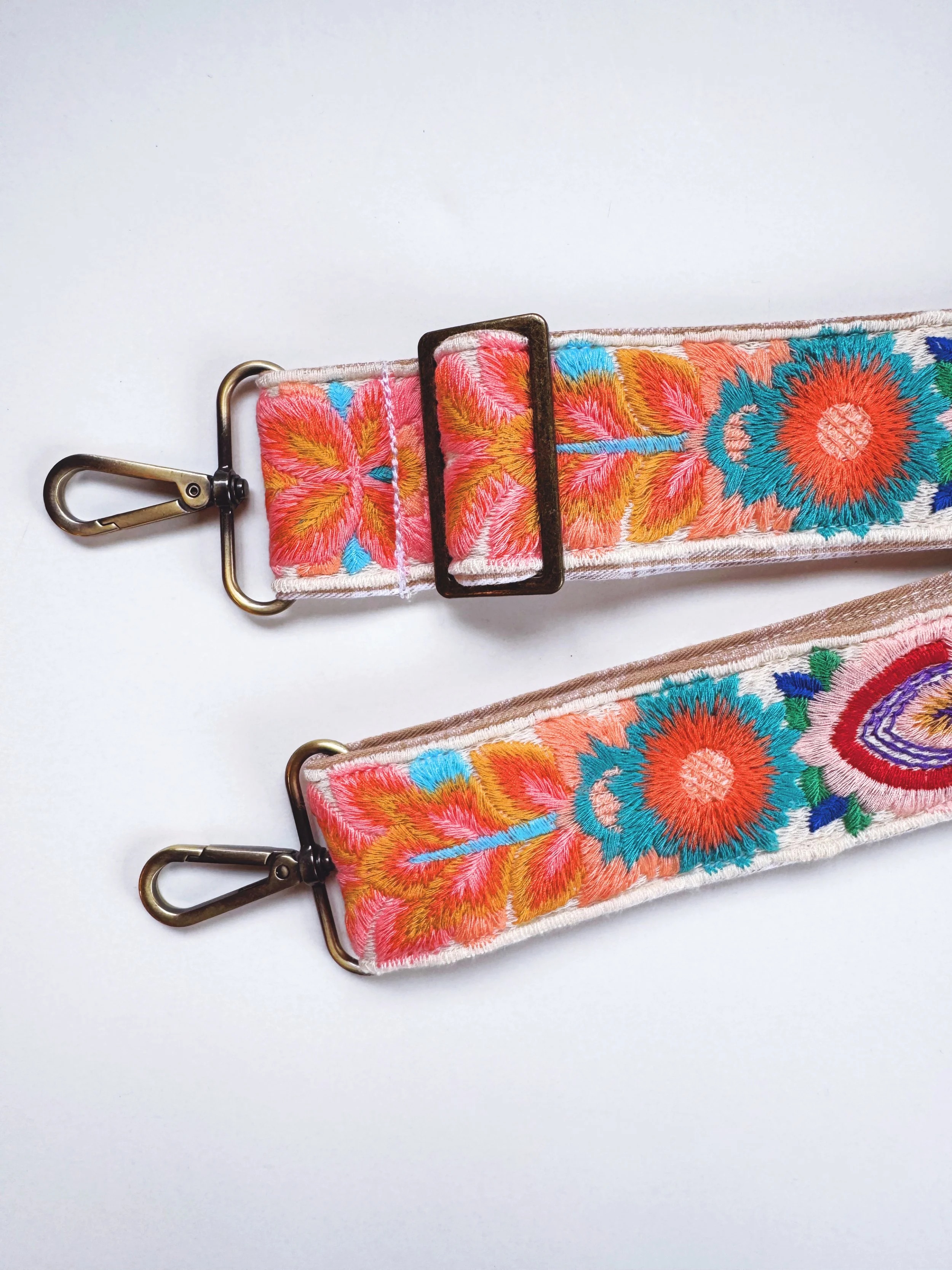 Adjustable purse Strap - white embroidered