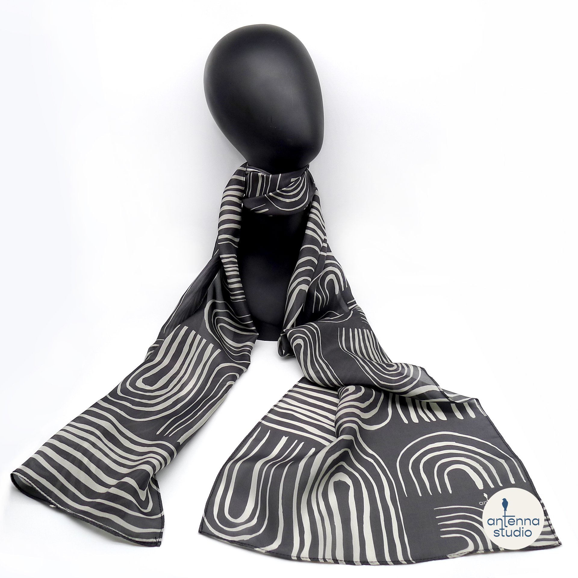 scarf-vinyl-black1.jpg