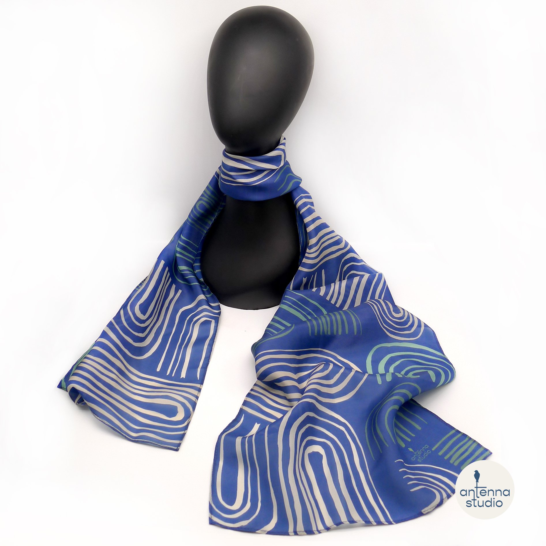 scarf-vinyl-blue-1.jpg