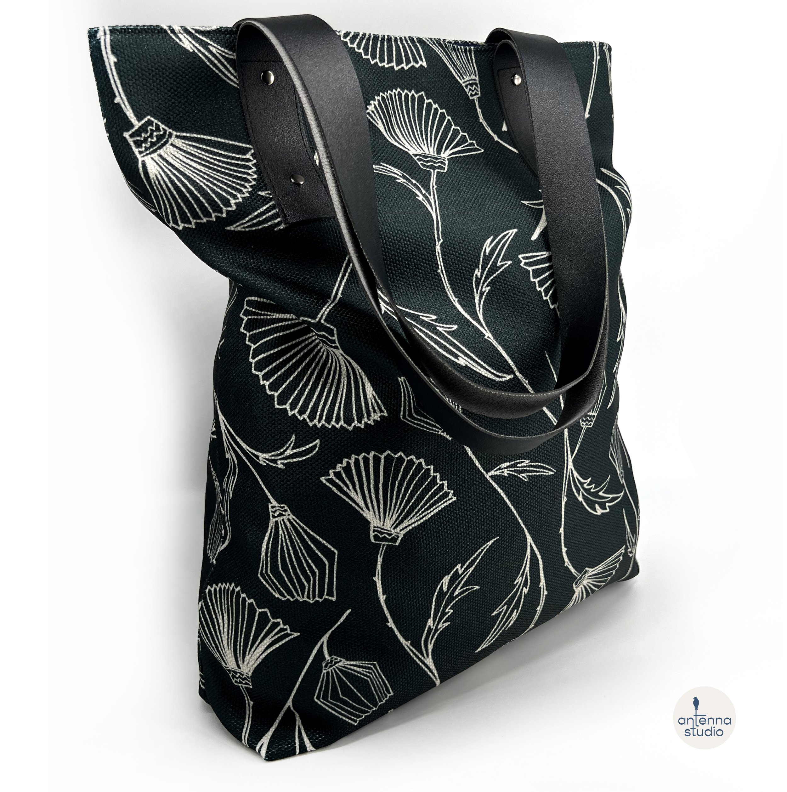 Fan Flower urban tote black1 SQ.jpg