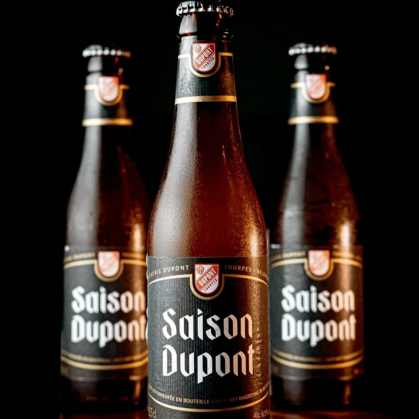 @brasseriedupont 
BRASSERIE DUPONT - Saison Dupont 
Classic Belgian Farmhouse Ale (Saison) 6.5% 
Saison Dupont is the world’s quintessential Saison. 
Rich gold in colour, Saison Dupont pours with a creamy, white, lingering head that presents