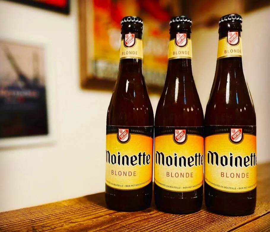 @brasseriedupont 
BRASSERIE DUPONT 
MOINETTE BLONDE. 
Classic Belgian Blonde Ale 8.5%. 
Pours a bright, clear golden-yellow hue, producing just over a finger of foamy, sparkling white head. 
Orchard fruits and yeastiness on the nose - apple skin, c