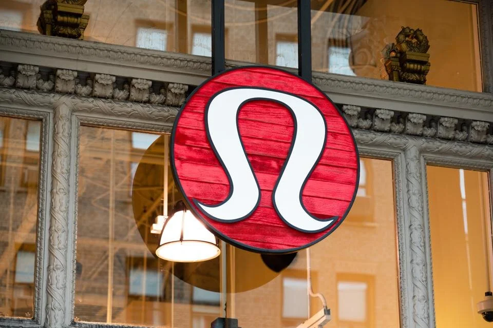 lululemon utc hours