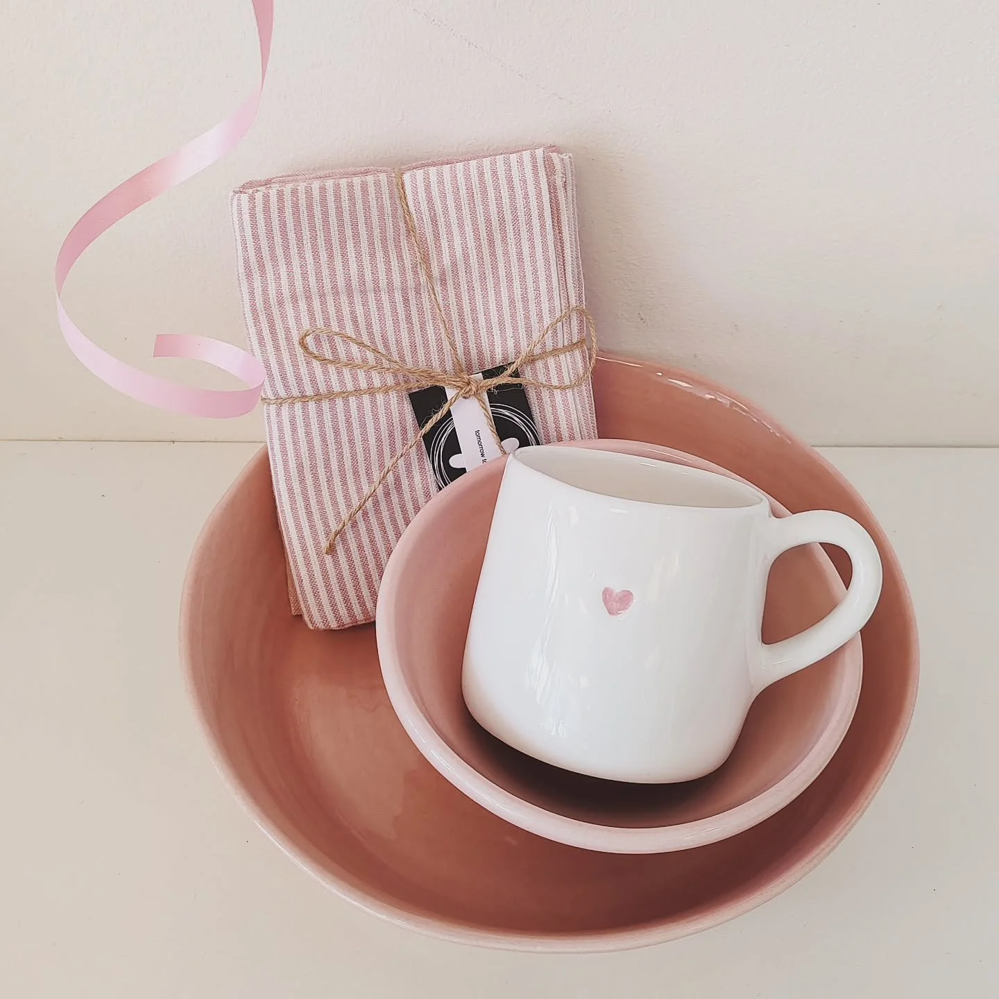 Till Mor 🩷 &Auml;idille
#archipelagodesignshop #morsdag #&auml;itienp&auml;iv&auml;