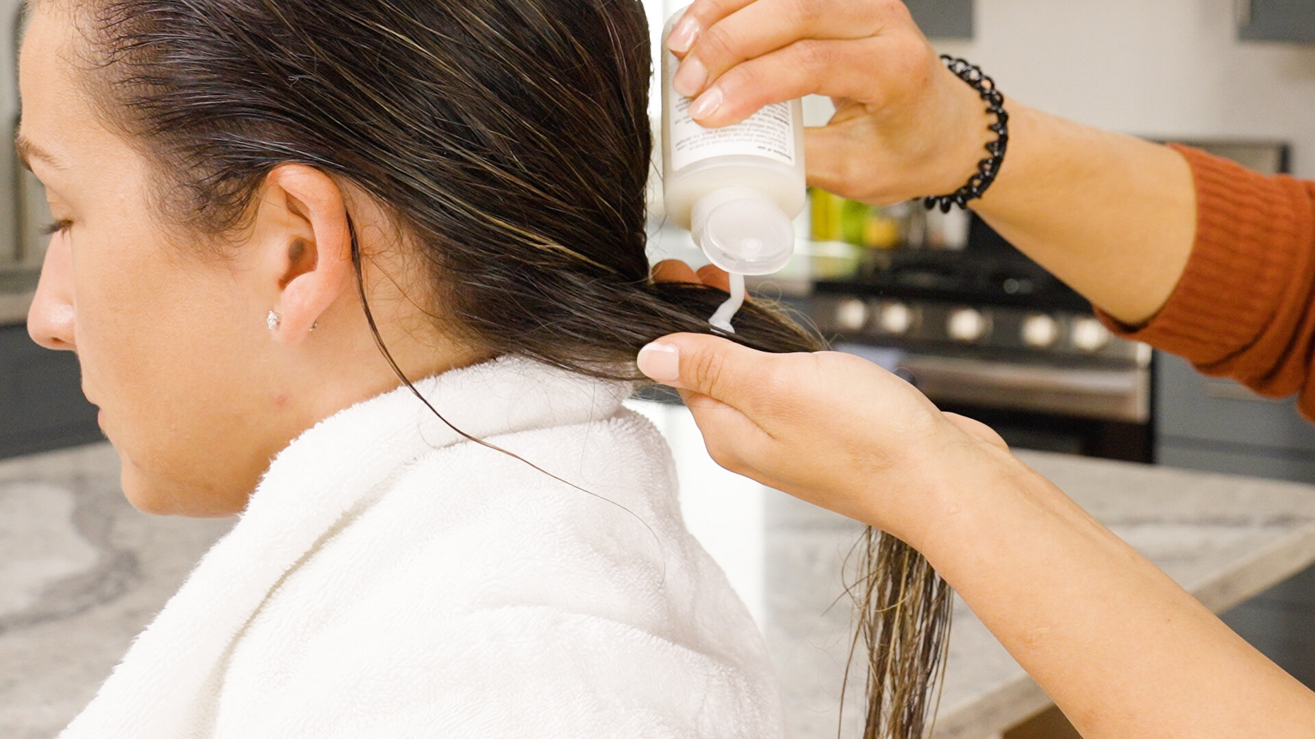  Apply OLAPLEX hair perfector No.3 